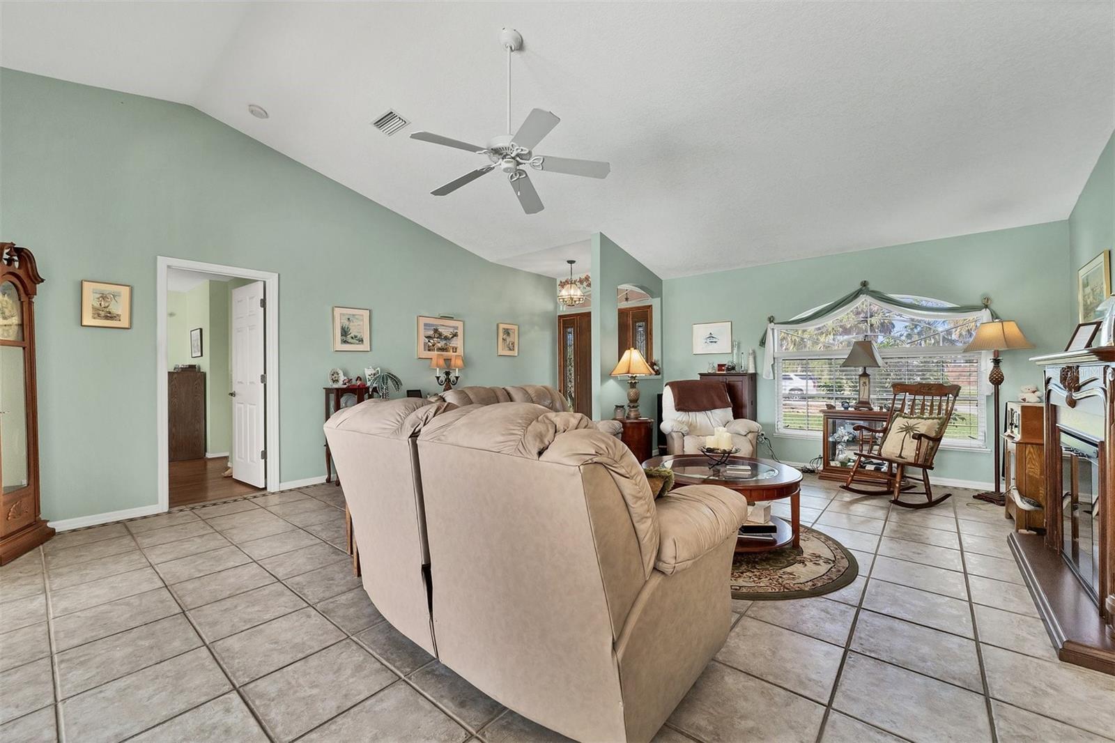 Image 12 of 53 For 64 Long Meadow Lane N