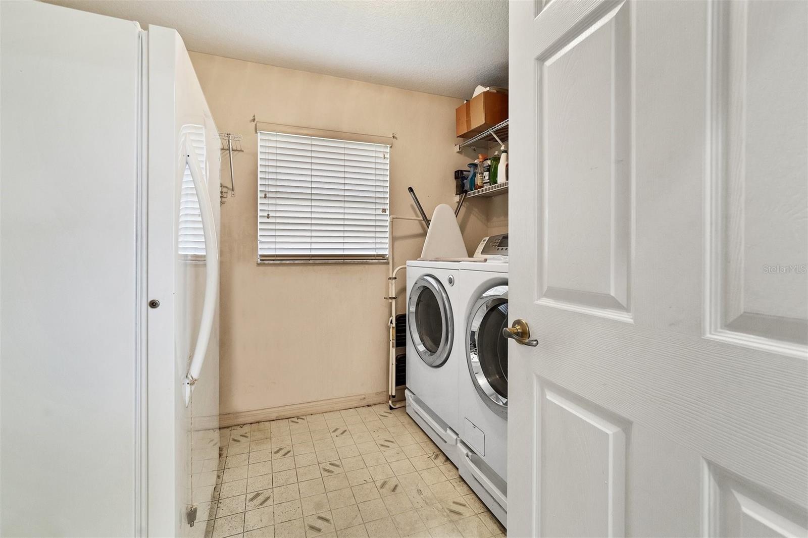 Image 35 of 53 For 64 Long Meadow Lane N