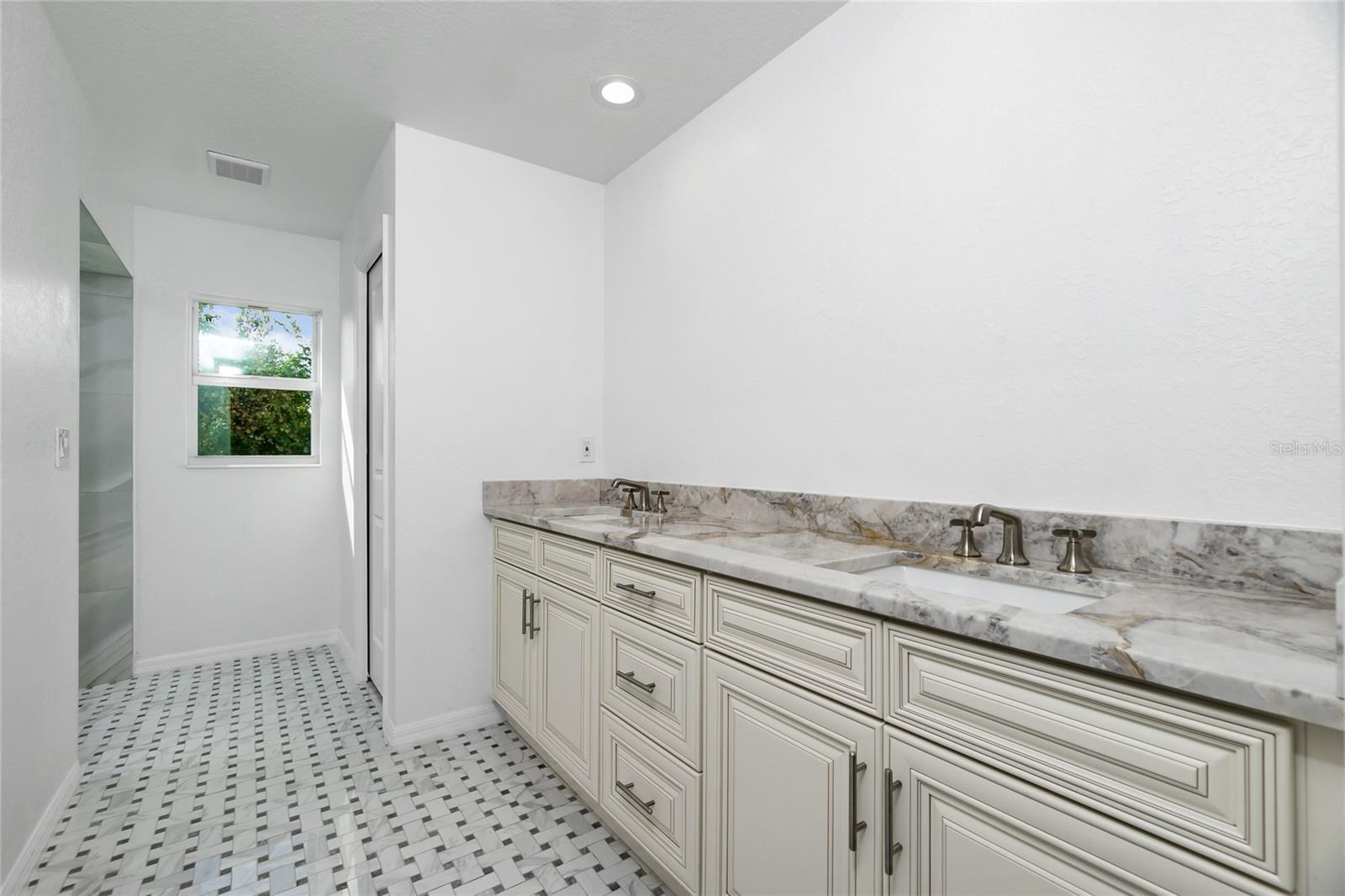 Image 25 of 55 For 8099 Walbert Street