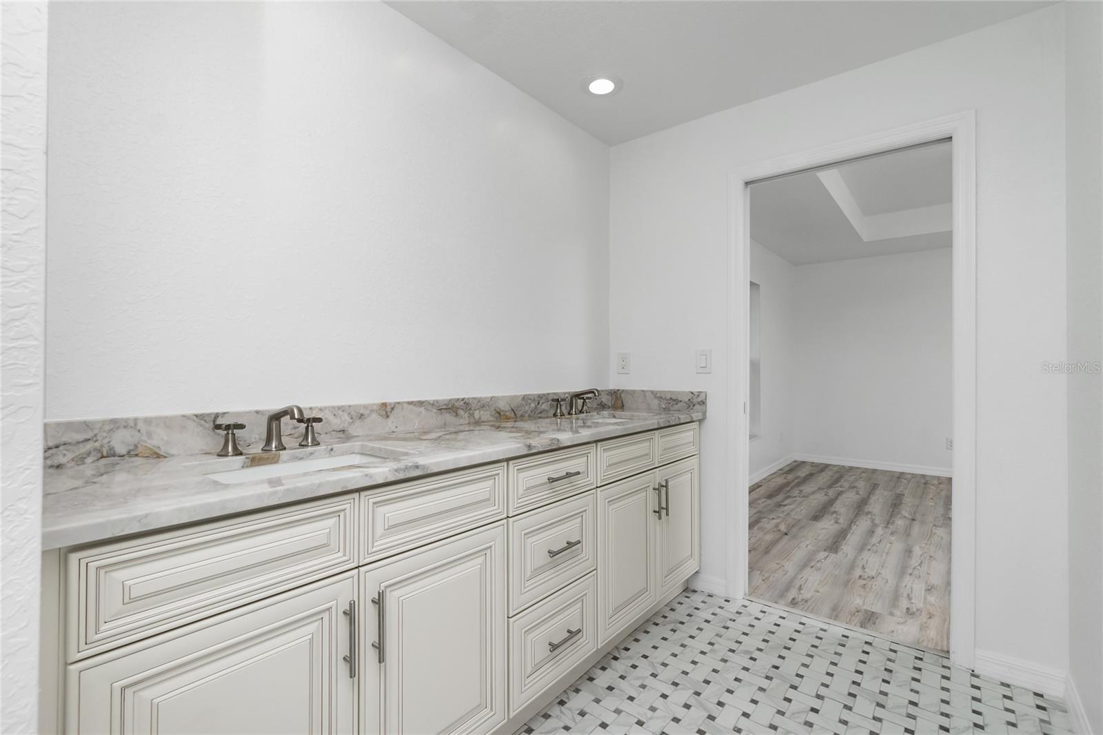 Image 27 of 55 For 8099 Walbert Street