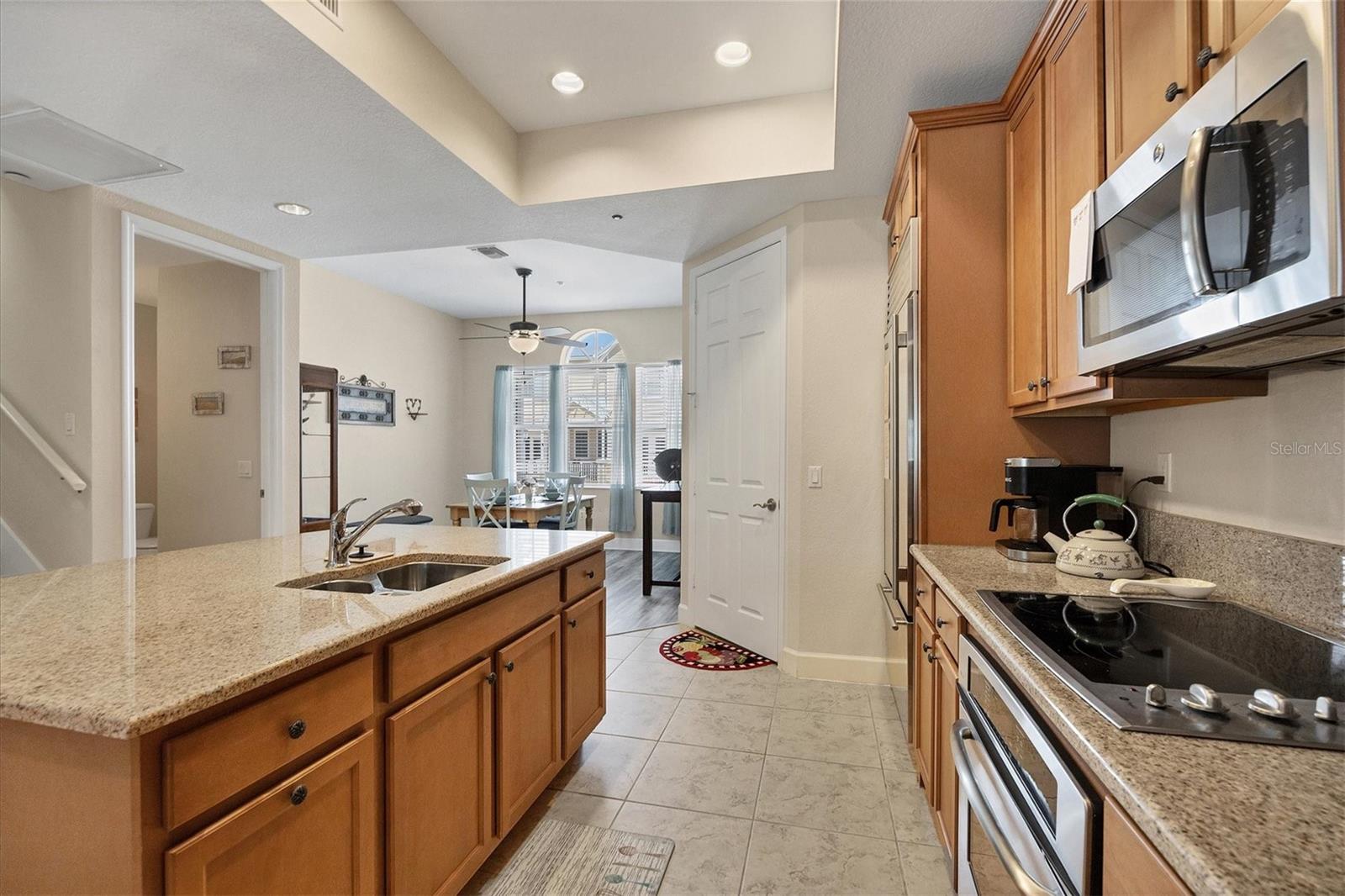 Image 13 of 52 For 10380 Longshore Road 77