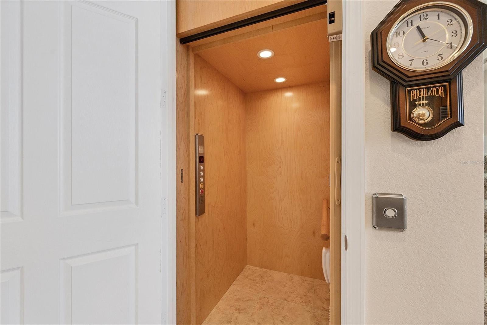 Image 16 of 52 For 10380 Longshore Road 77