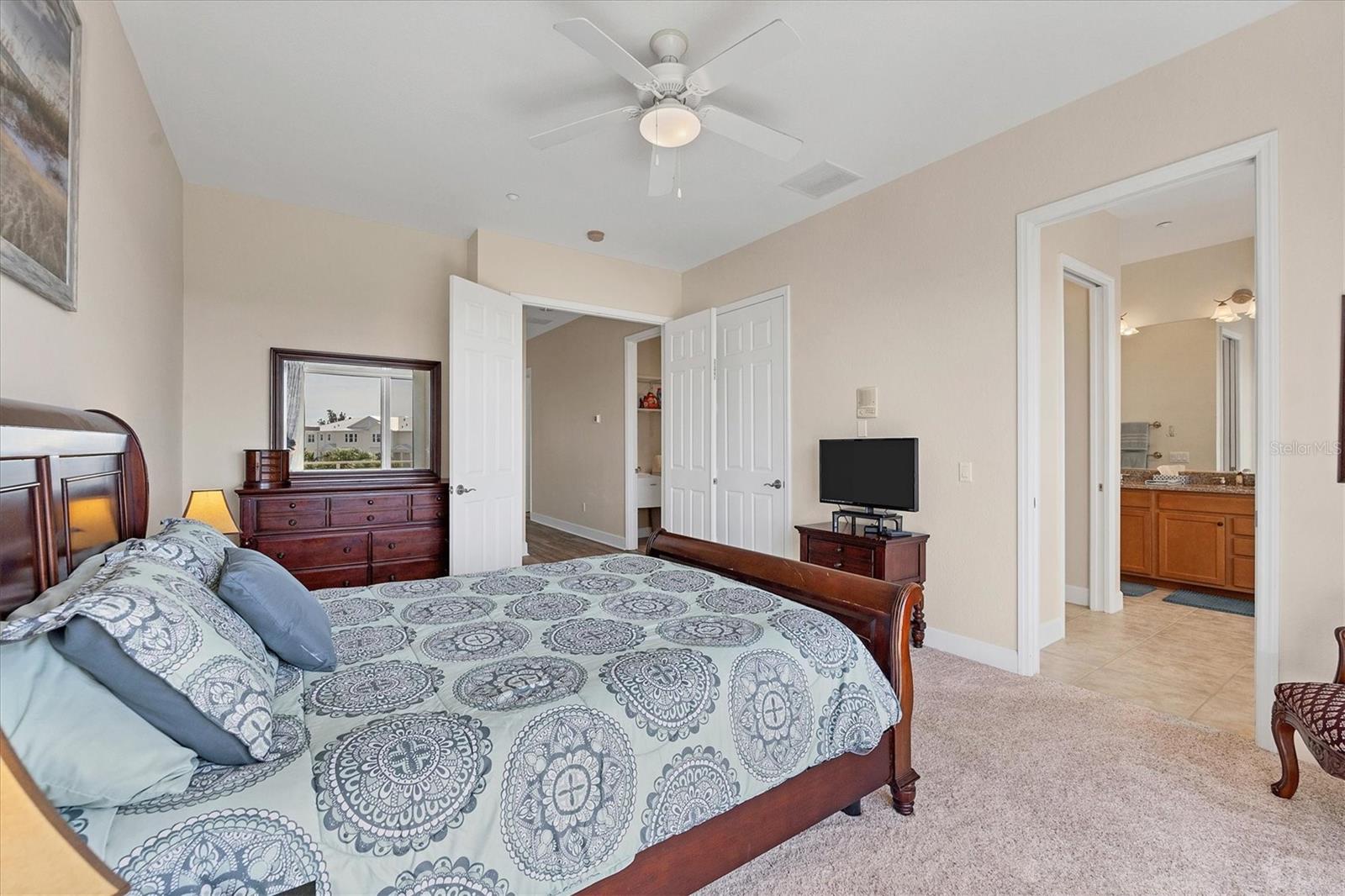 Image 23 of 52 For 10380 Longshore Road 77