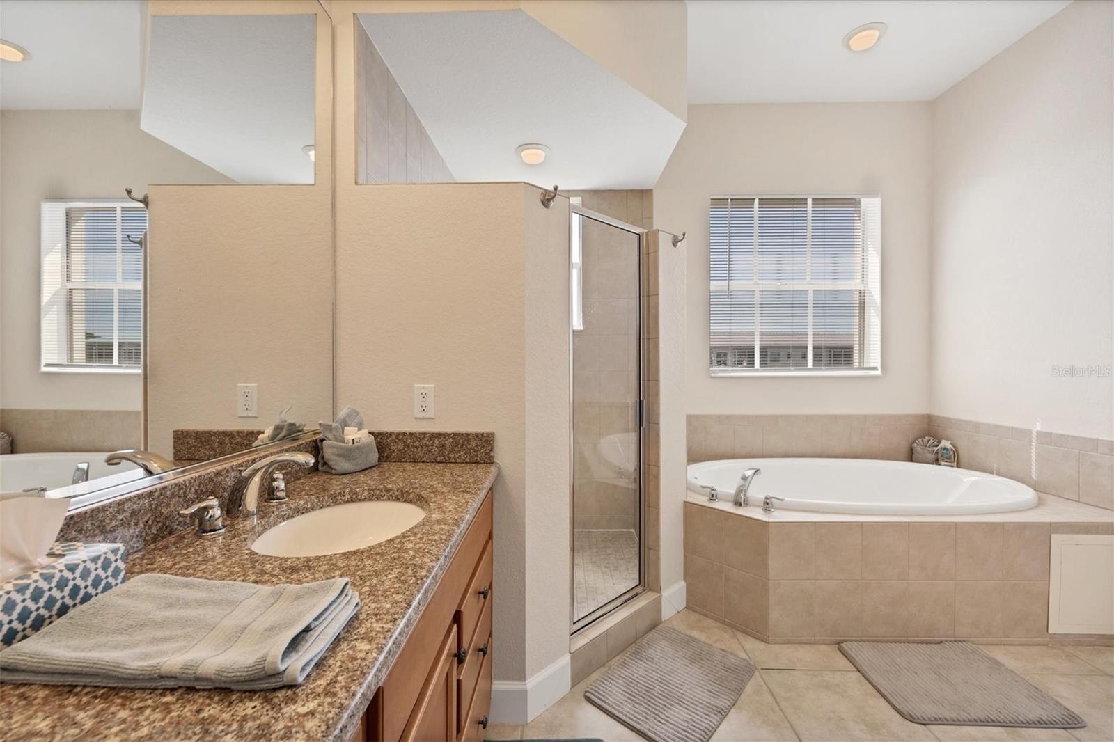 Image 26 of 52 For 10380 Longshore Road 77