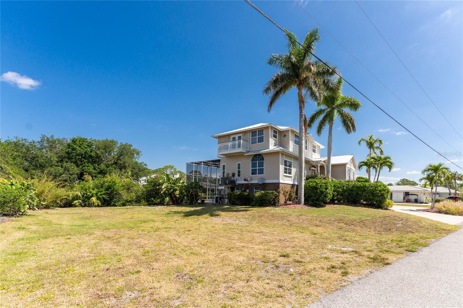 Listing photo id 75 for 1235 Highland Avenue