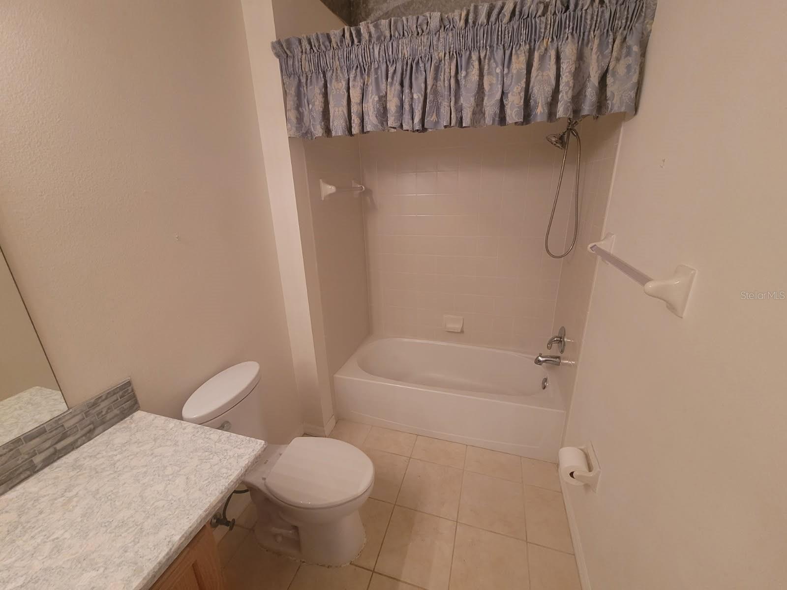 Image 25 of 33 For 4665 Whispering Oaks Drive