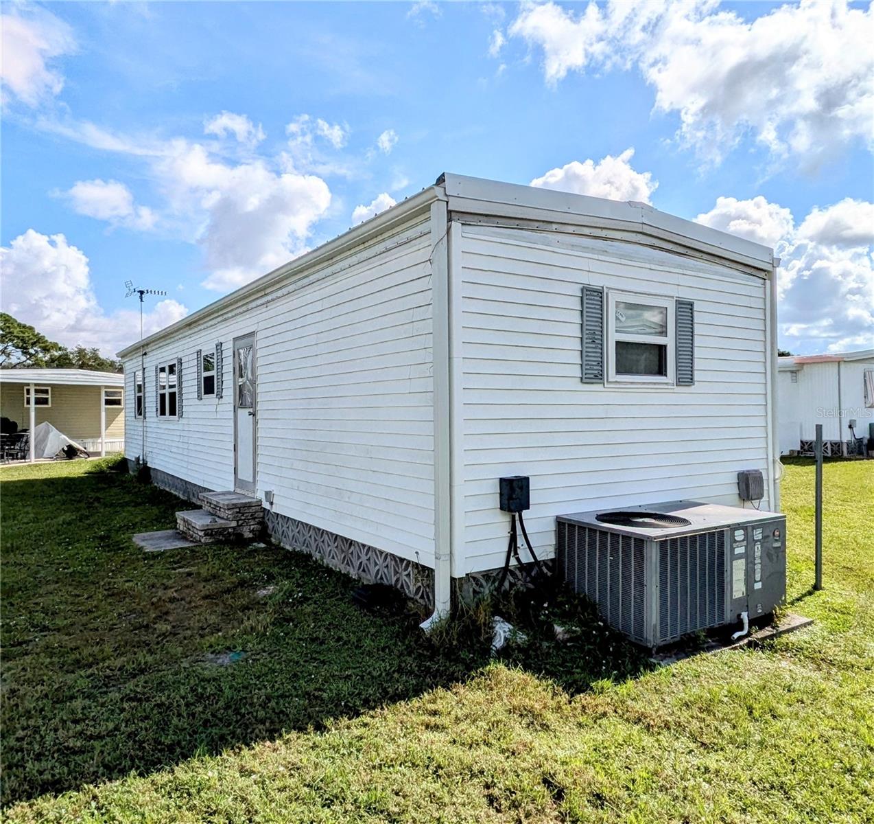 Image 19 of 21 For 1891 Englewood Road 104