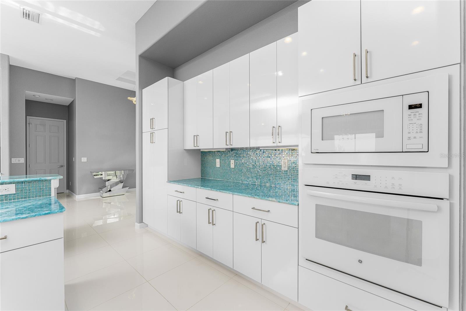 Image 20 of 55 For 14344 Amestoy Avenue