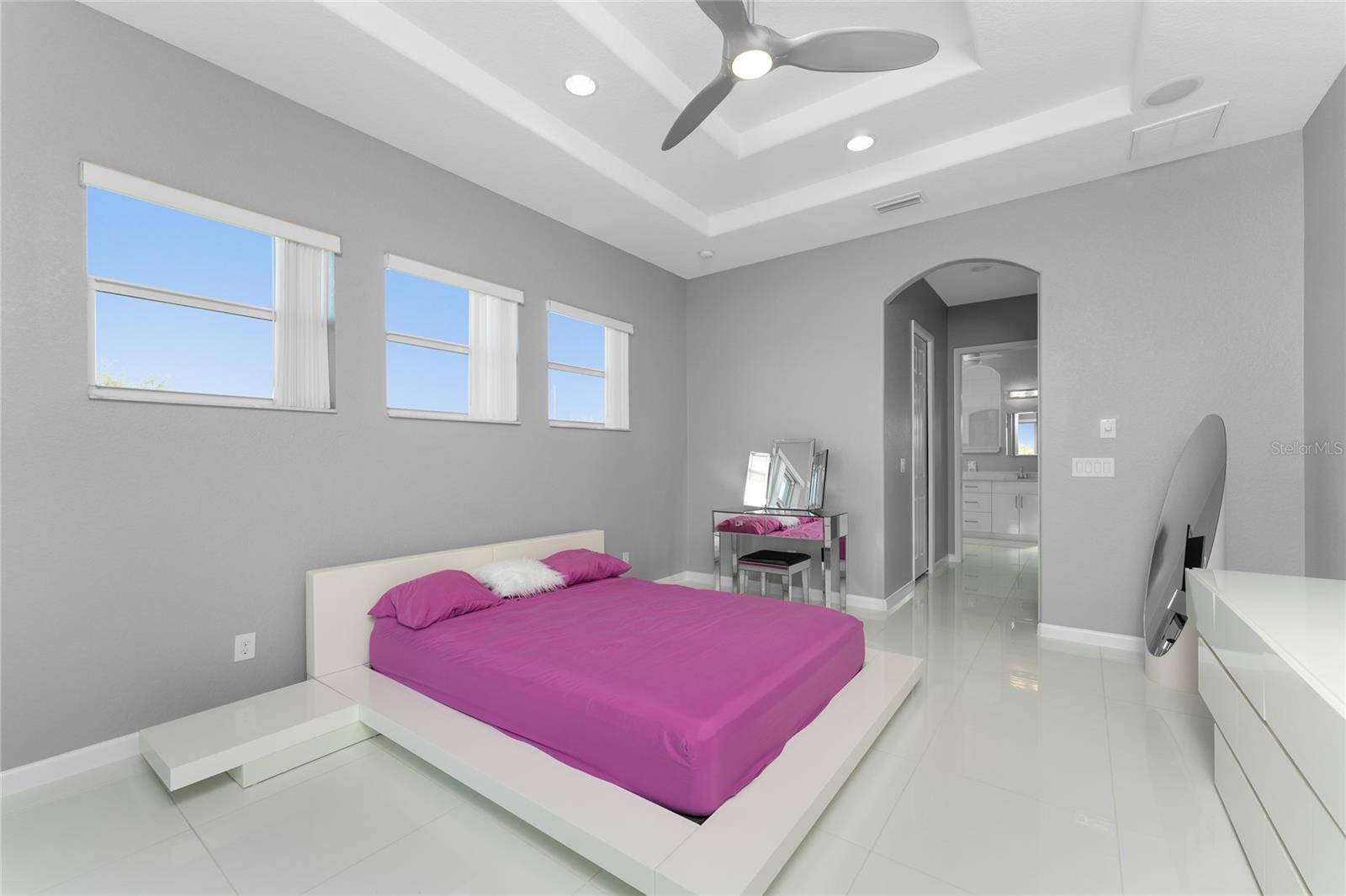 Image 33 of 55 For 14344 Amestoy Avenue