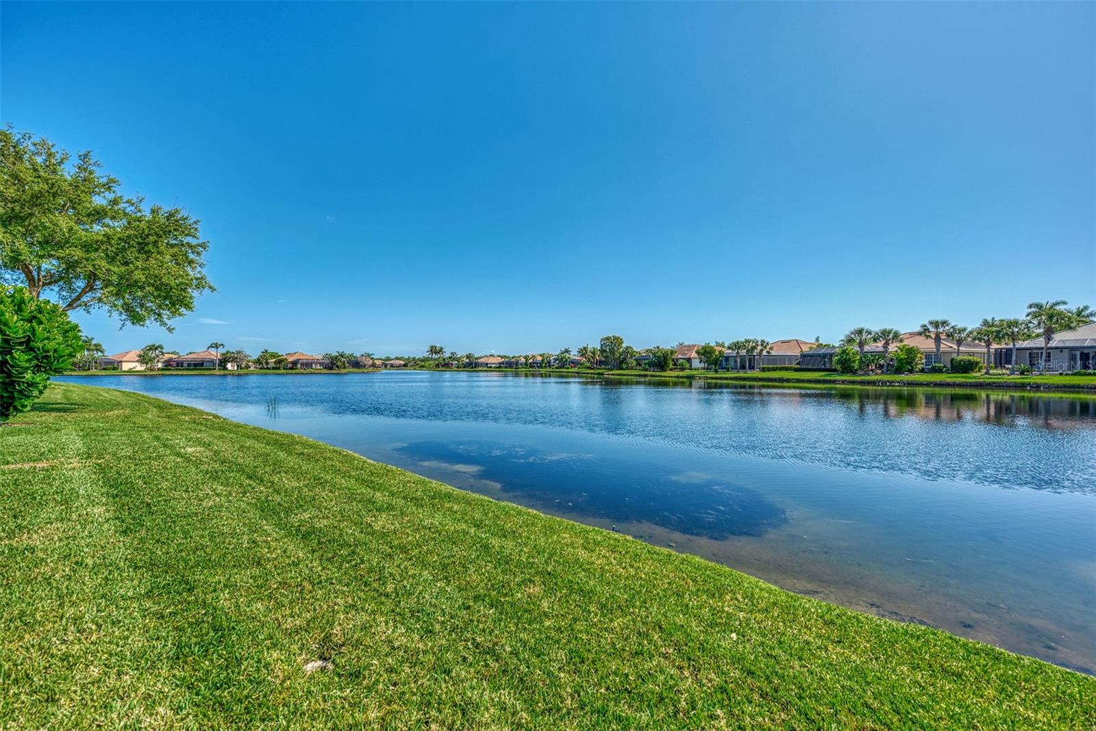 Image 39 of 73 For 2685 Wax Myrtle Court