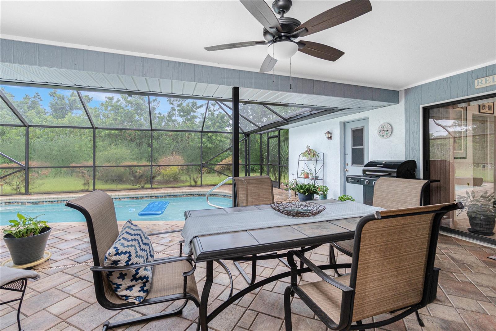 Image 48 of 49 For 10127 Peach Avenue