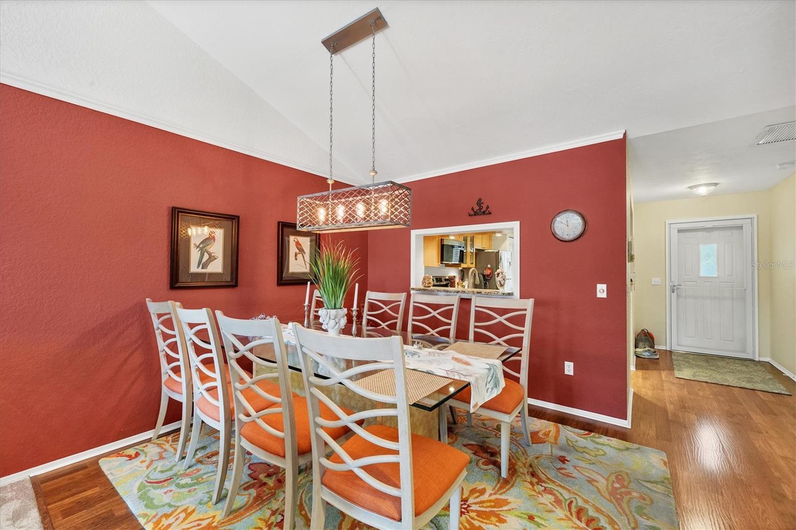 Listing photo id 12 for 520 Pine Hollow Circle 520