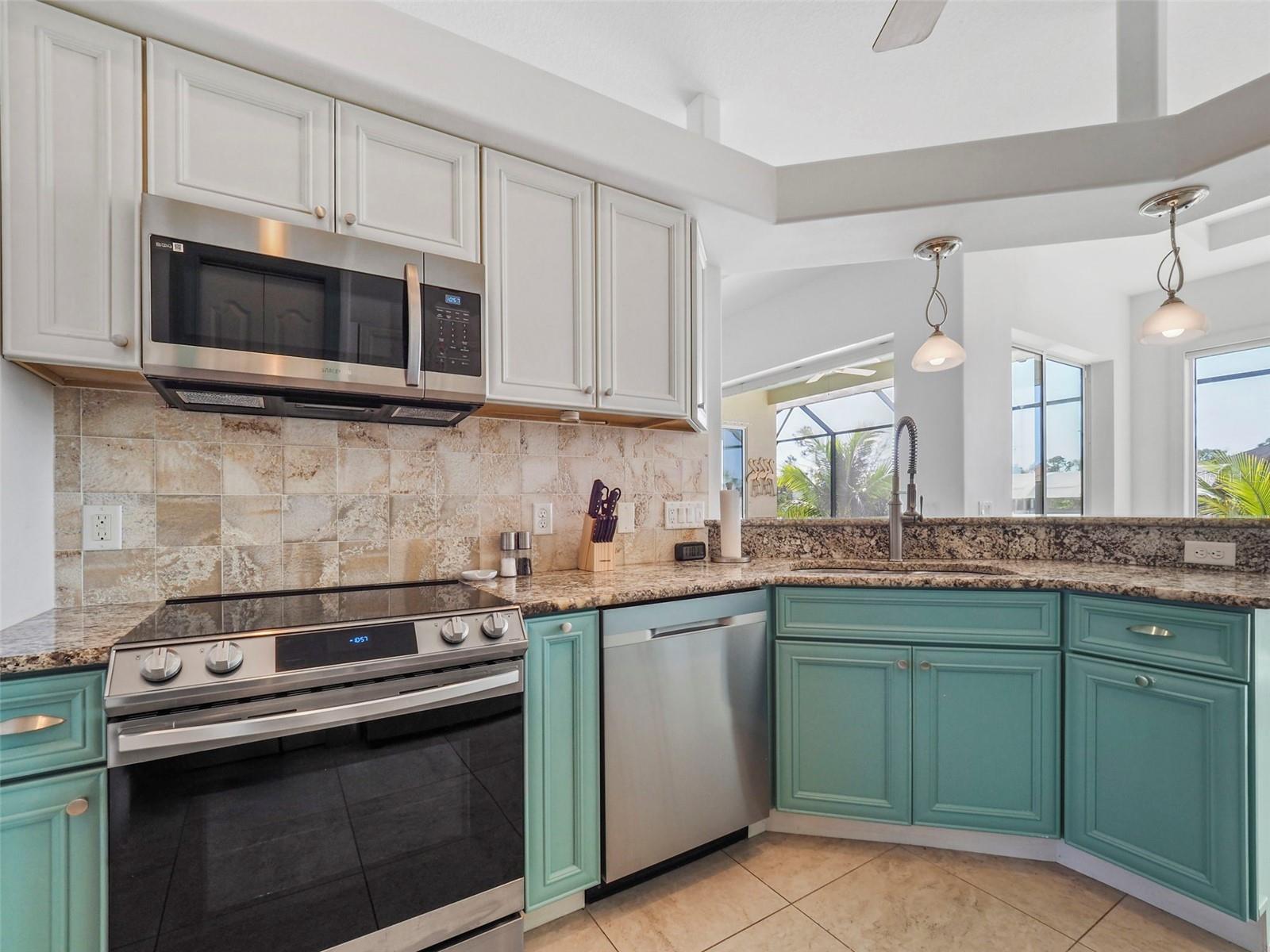 Listing photo id 18 for 9567 Honeymoon Drive