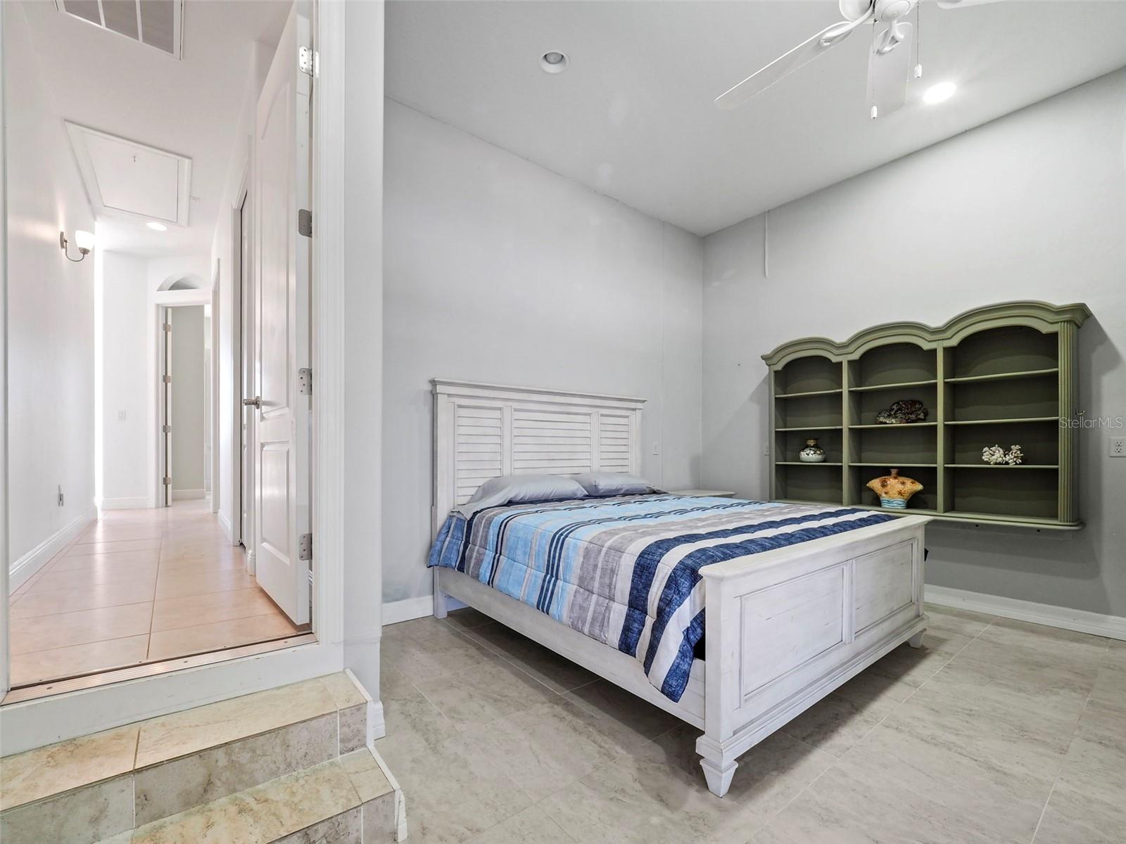 Listing photo id 32 for 9567 Honeymoon Drive