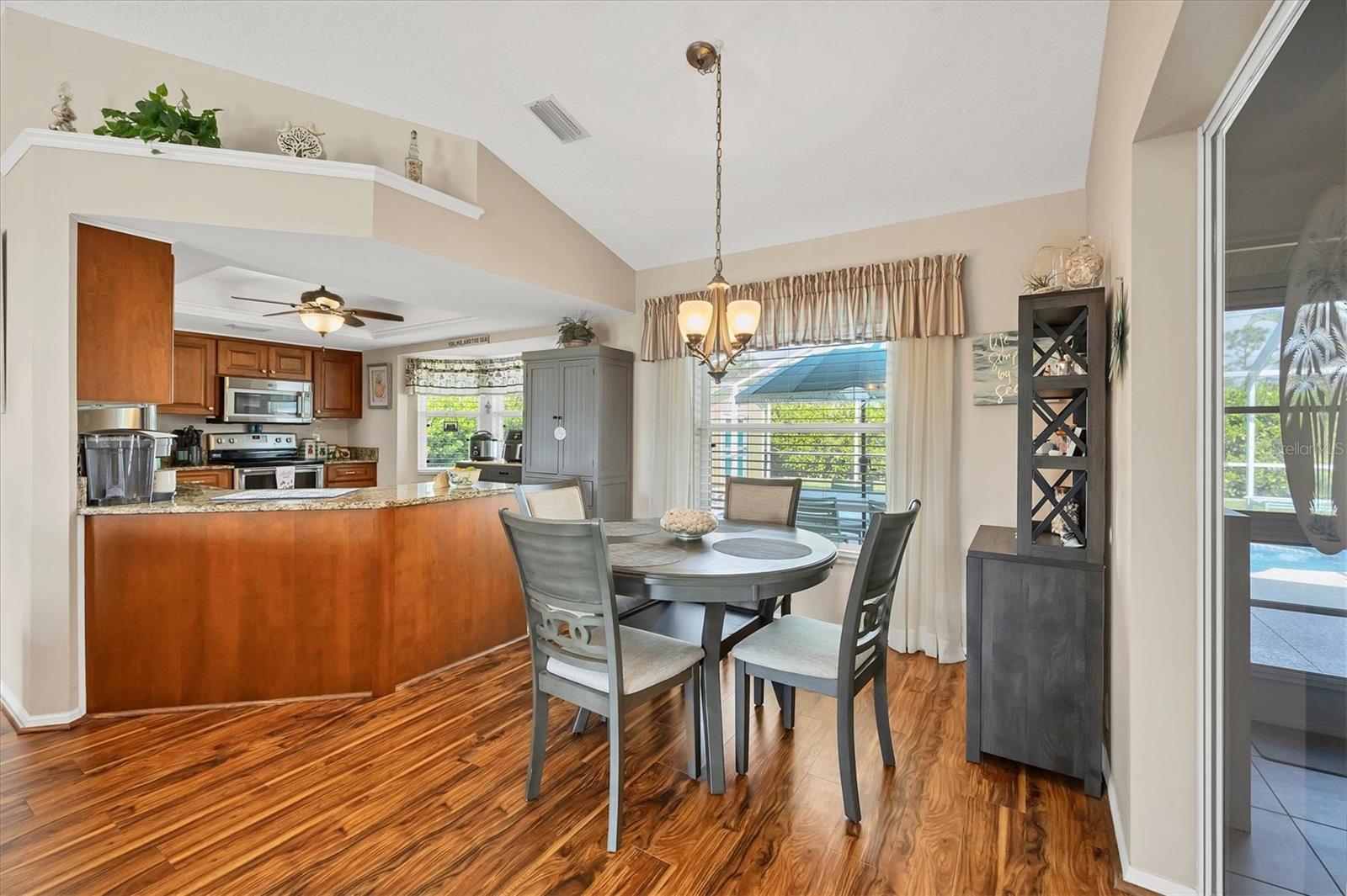 Image 11 of 33 For 9266 Carnation Avenue