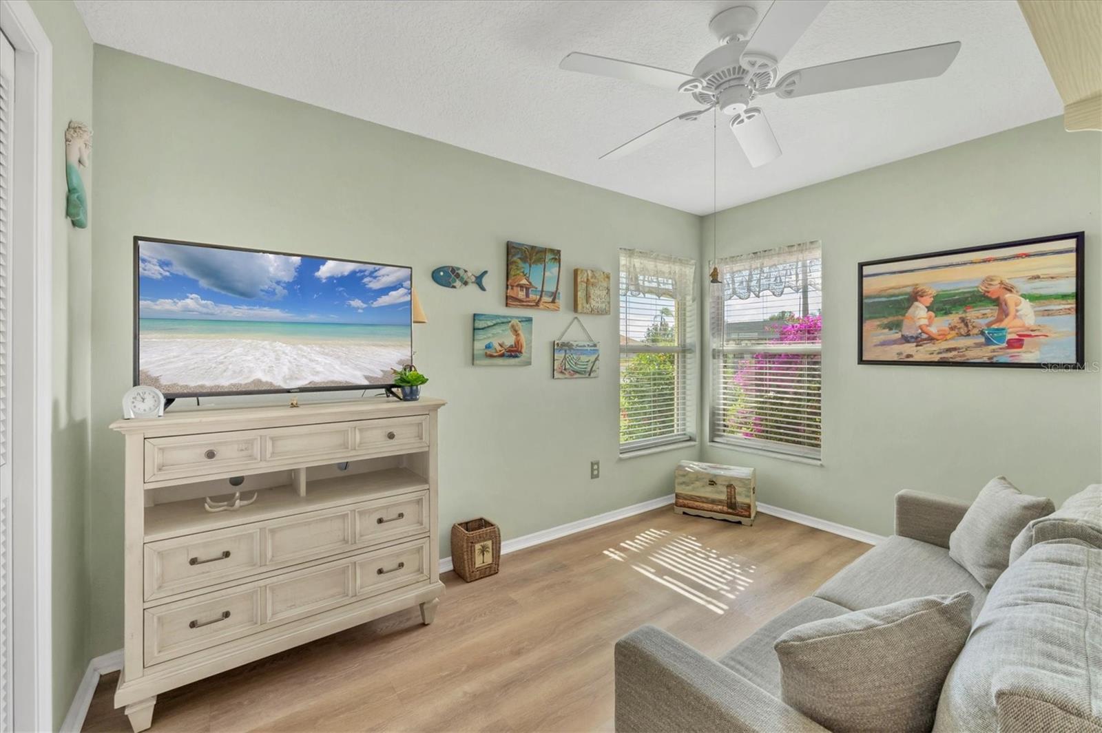 Image 17 of 33 For 9266 Carnation Avenue