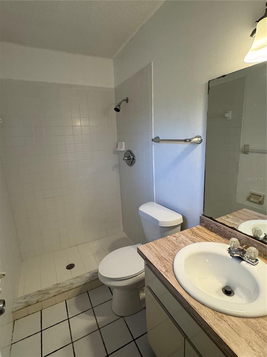 Image 31 of 38 For 9000 Griggs Road G