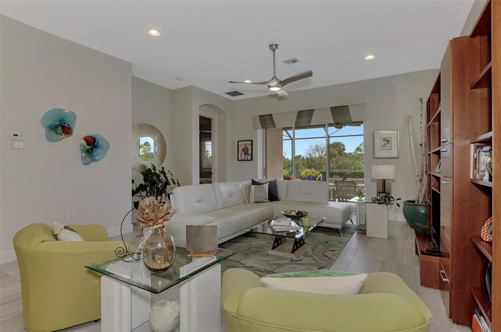 Image 11 of 75 For 13376 Creekside Lane