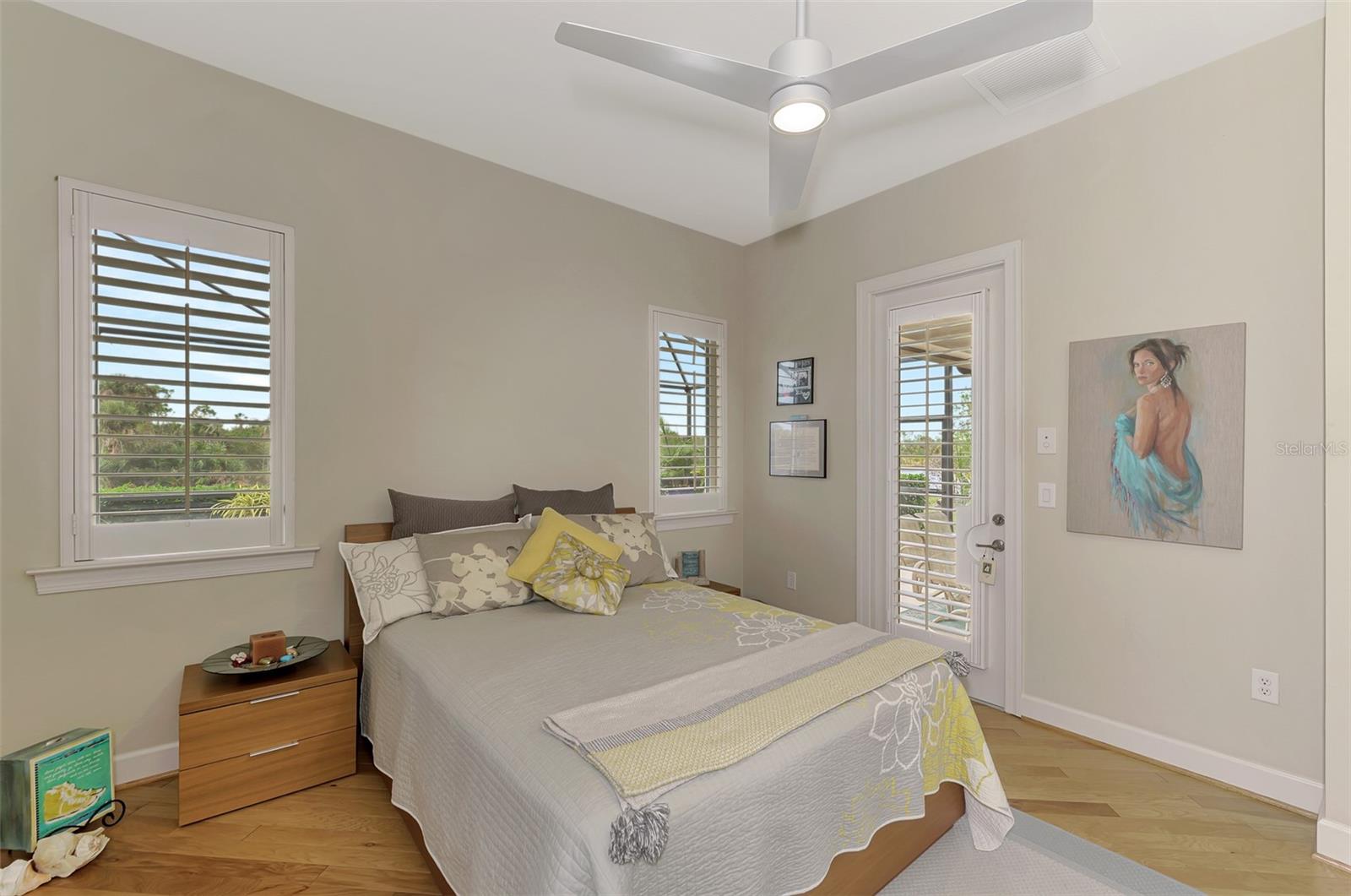 Image 29 of 75 For 13376 Creekside Lane