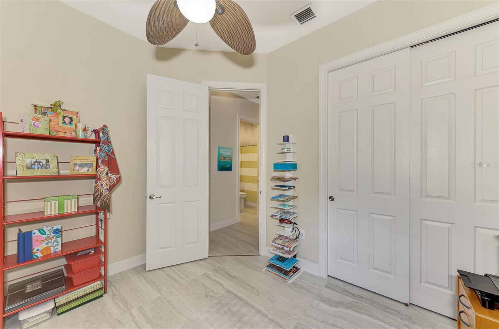 Image 35 of 75 For 13376 Creekside Lane