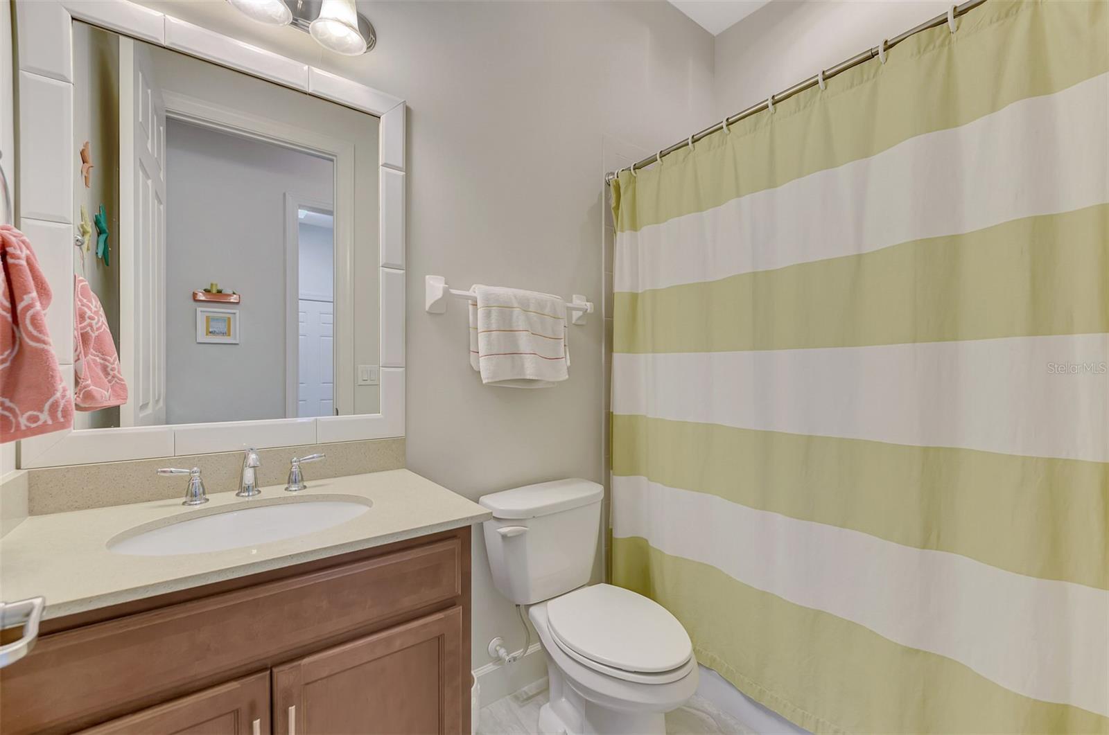 Image 36 of 75 For 13376 Creekside Lane