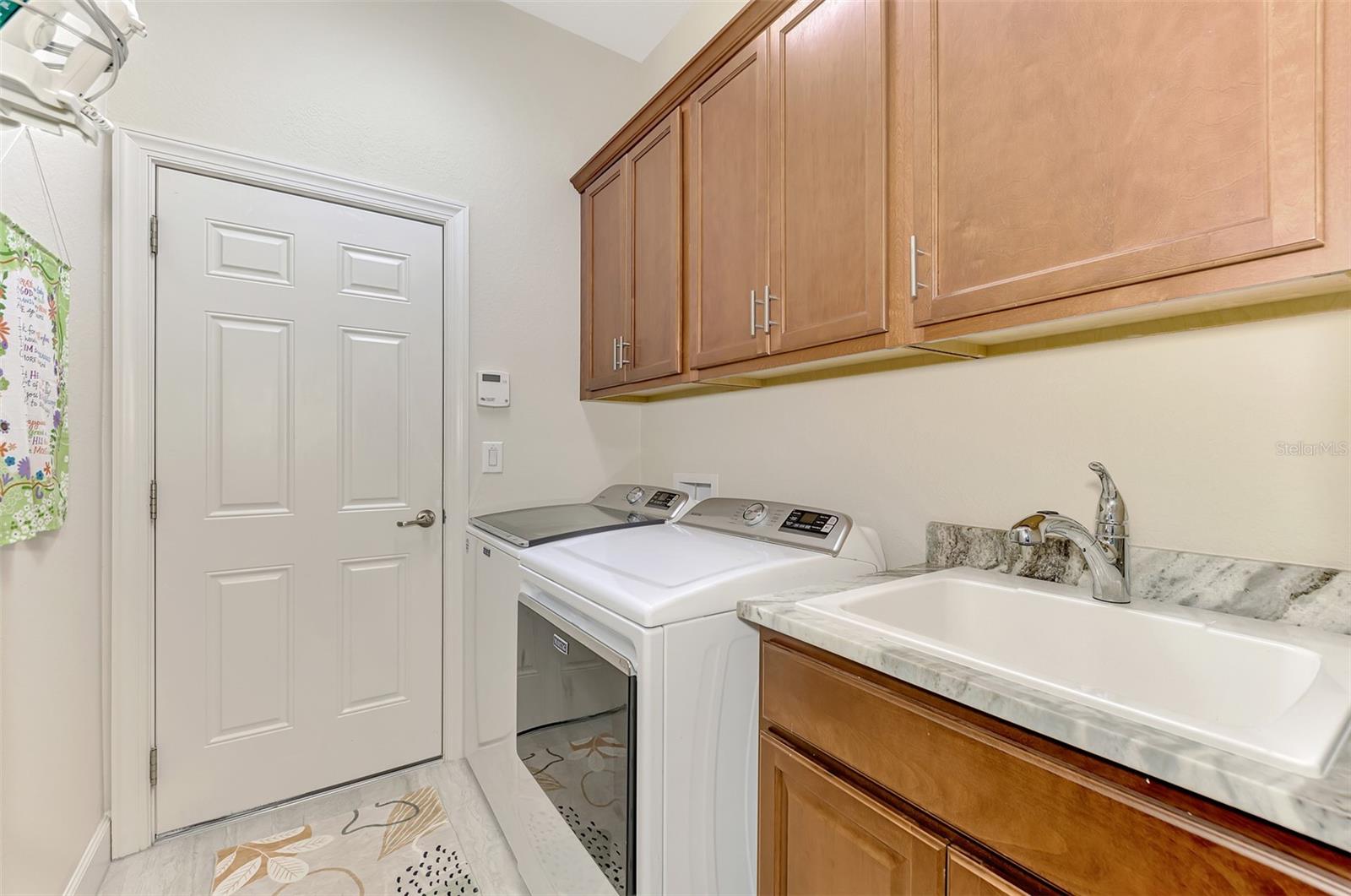 Image 39 of 75 For 13376 Creekside Lane