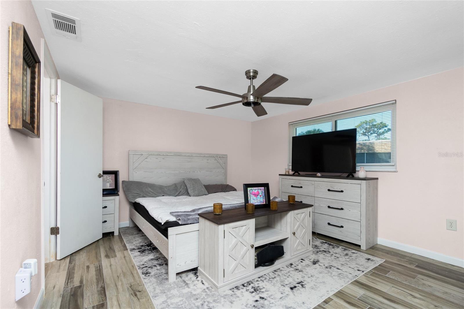 Image 16 of 43 For 672 Circlewood Drive V9