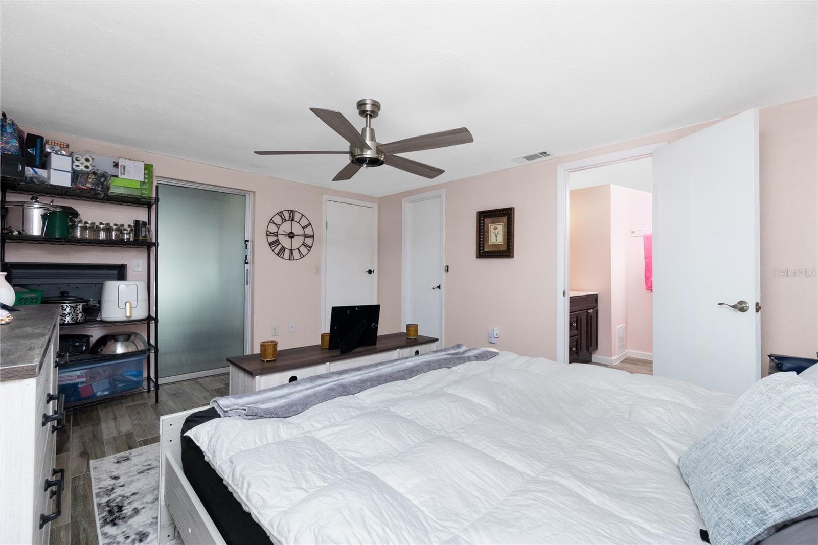 Image 18 of 43 For 672 Circlewood Drive V9