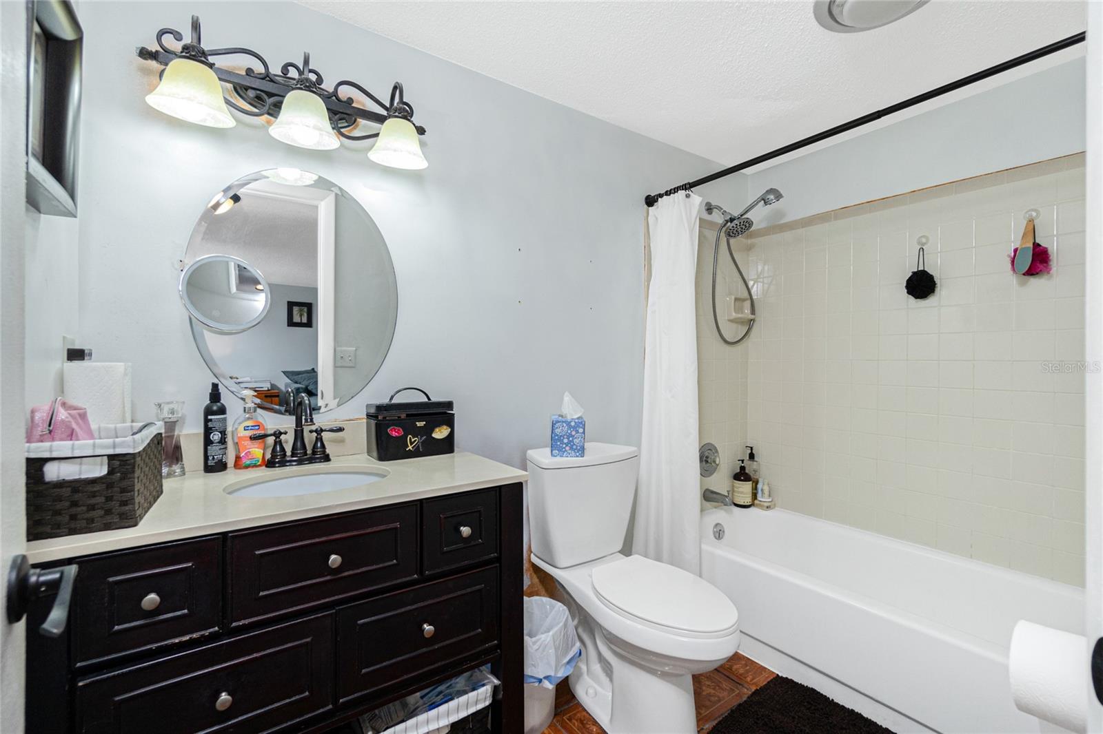 Image 24 of 43 For 672 Circlewood Drive V9