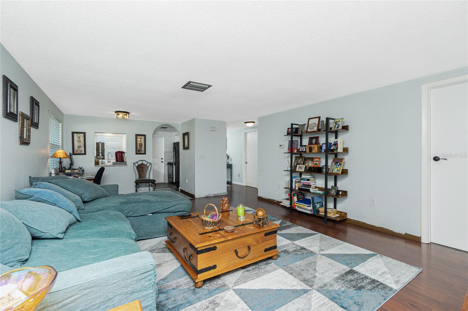 Image 7 of 43 For 672 Circlewood Drive V9