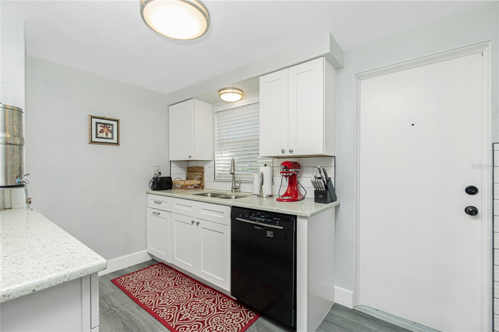 Image 9 of 43 For 672 Circlewood Drive V9