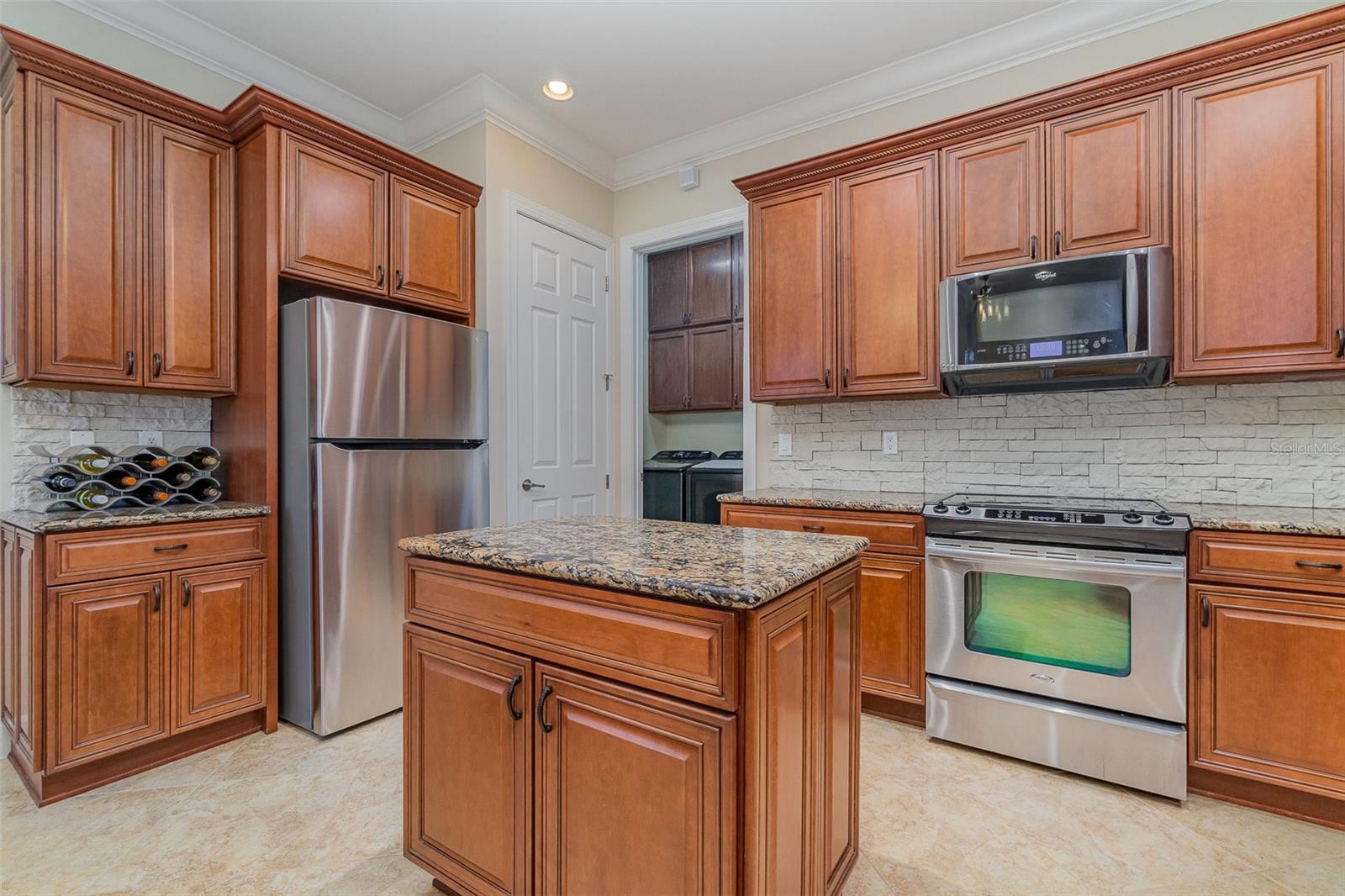Image 10 of 45 For 13048 Creekside Lane