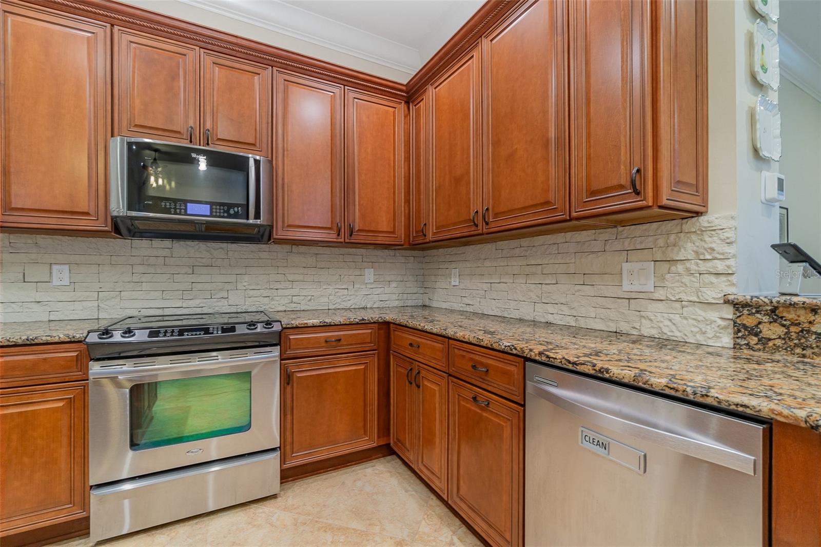Image 11 of 45 For 13048 Creekside Lane