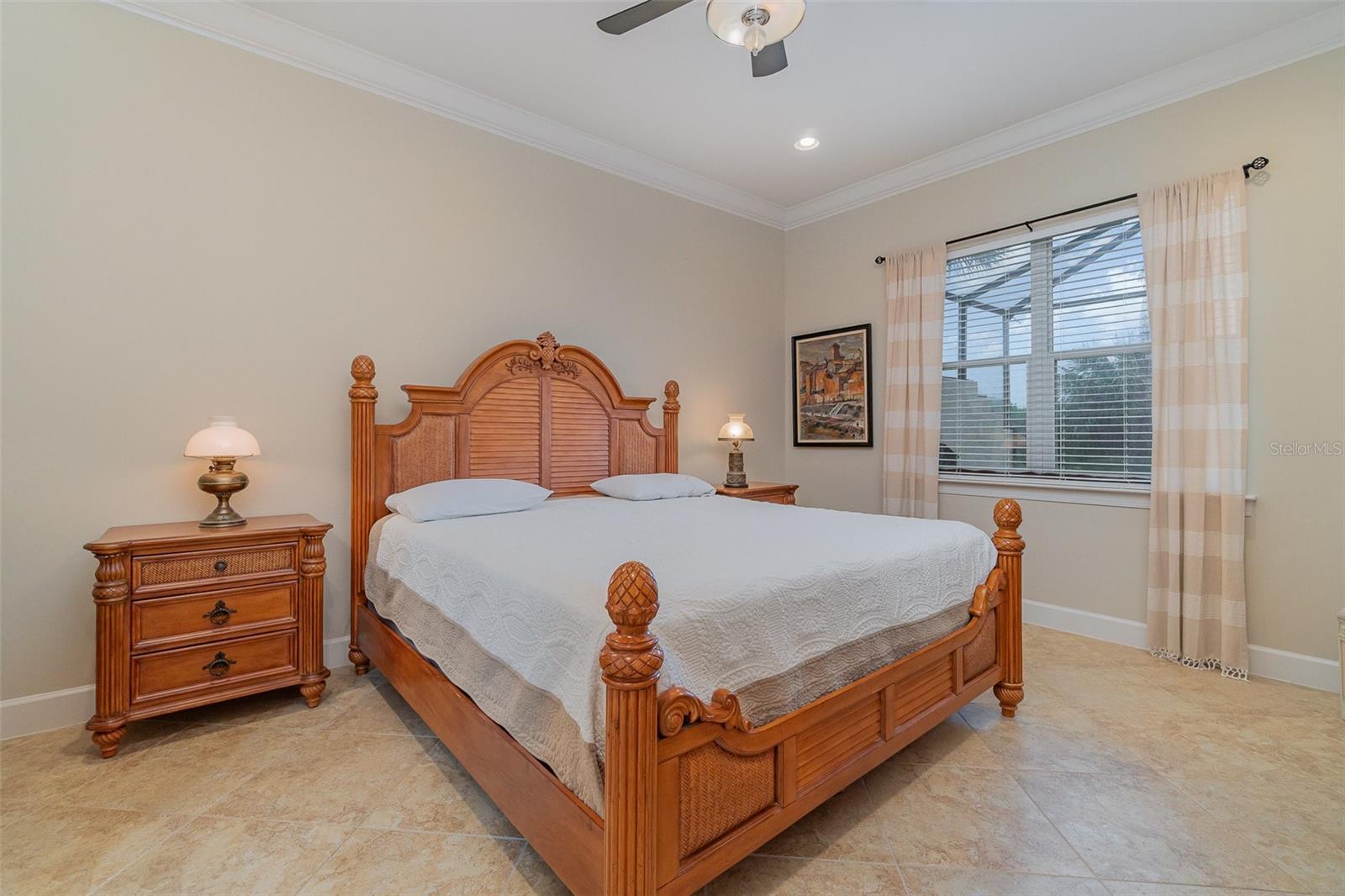 Image 15 of 45 For 13048 Creekside Lane
