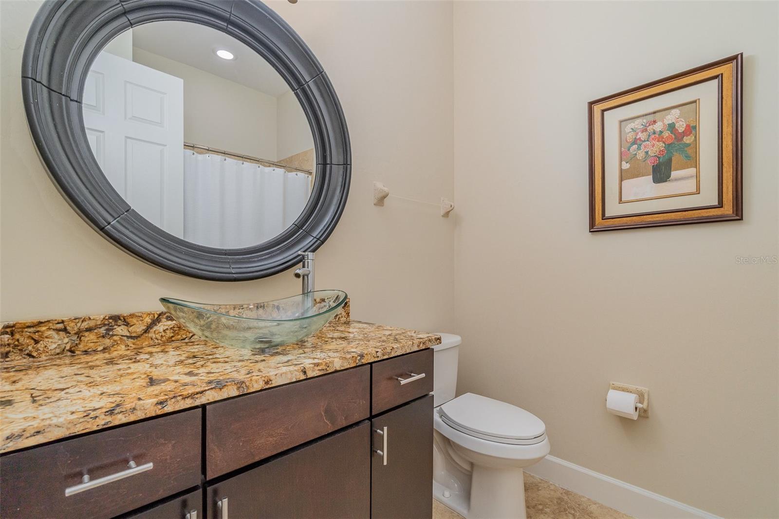 Image 21 of 45 For 13048 Creekside Lane