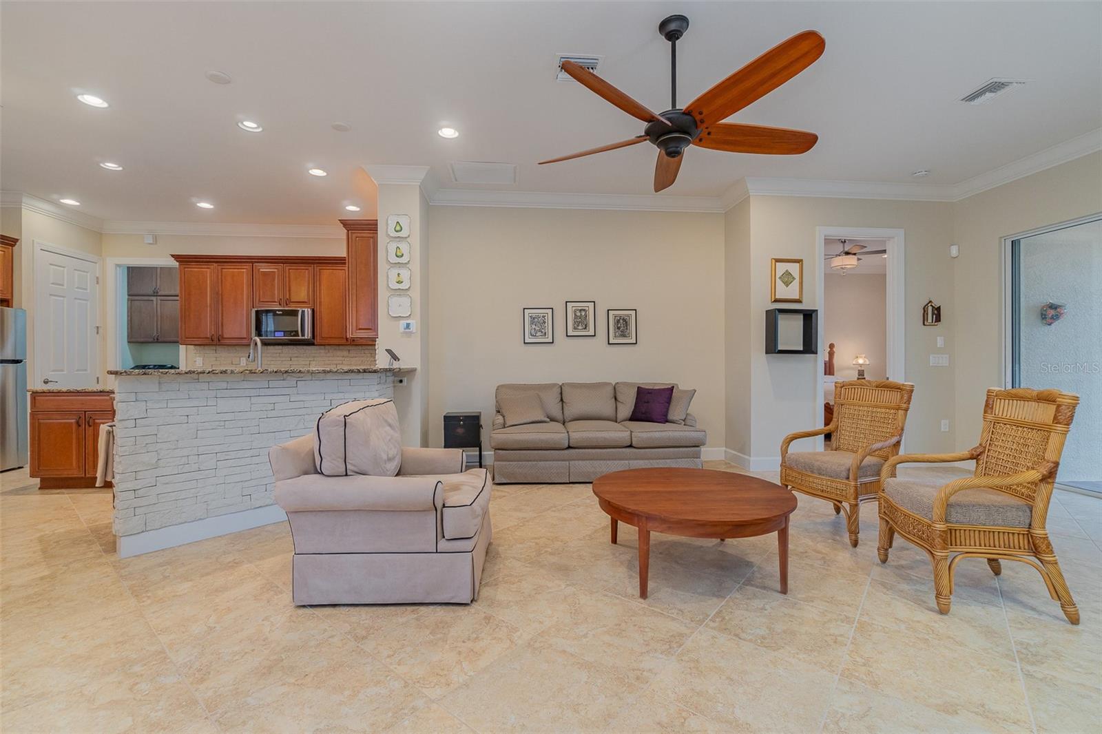 Image 6 of 45 For 13048 Creekside Lane
