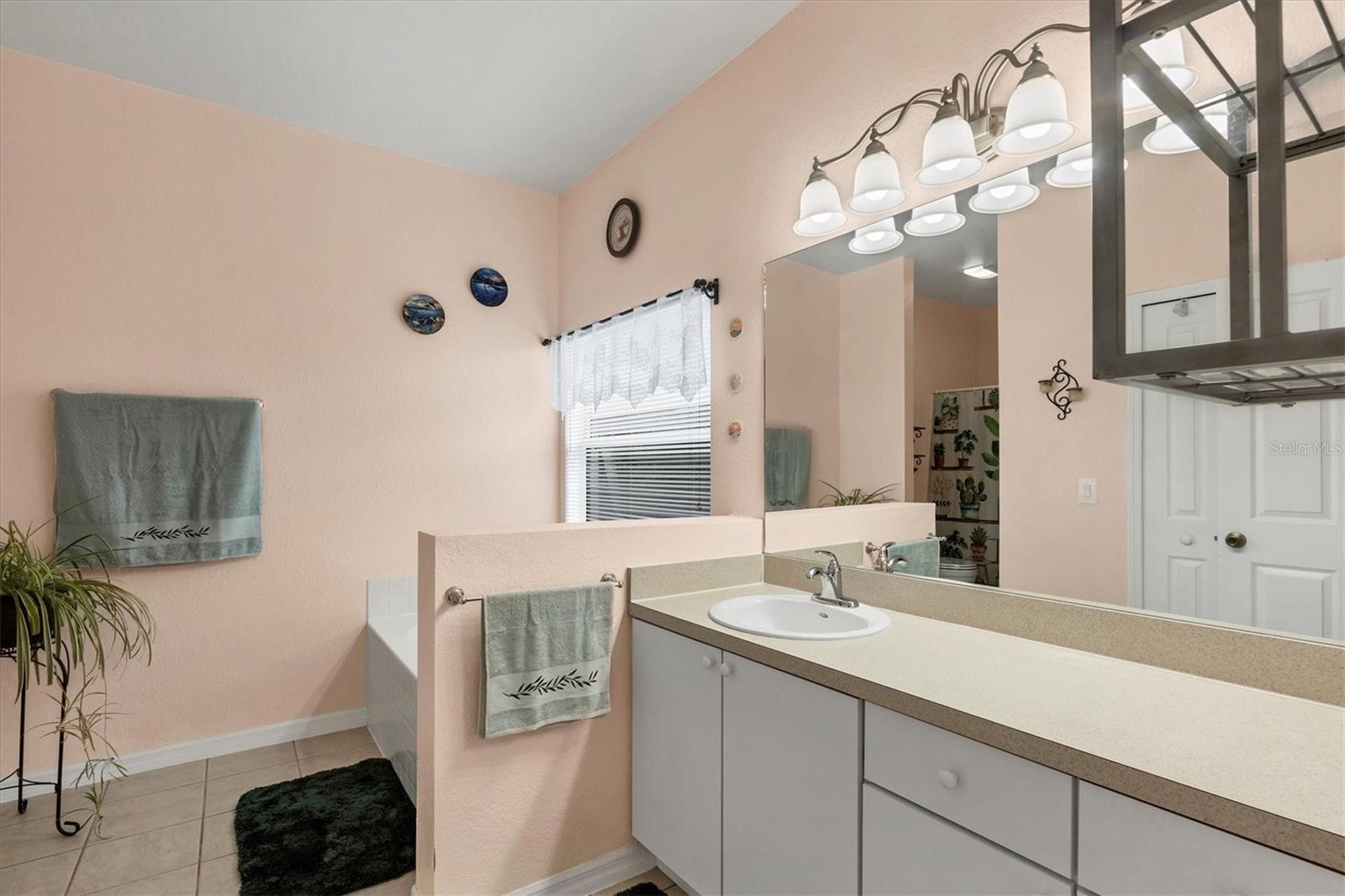 Image 21 of 48 For 6153 Pennell Street