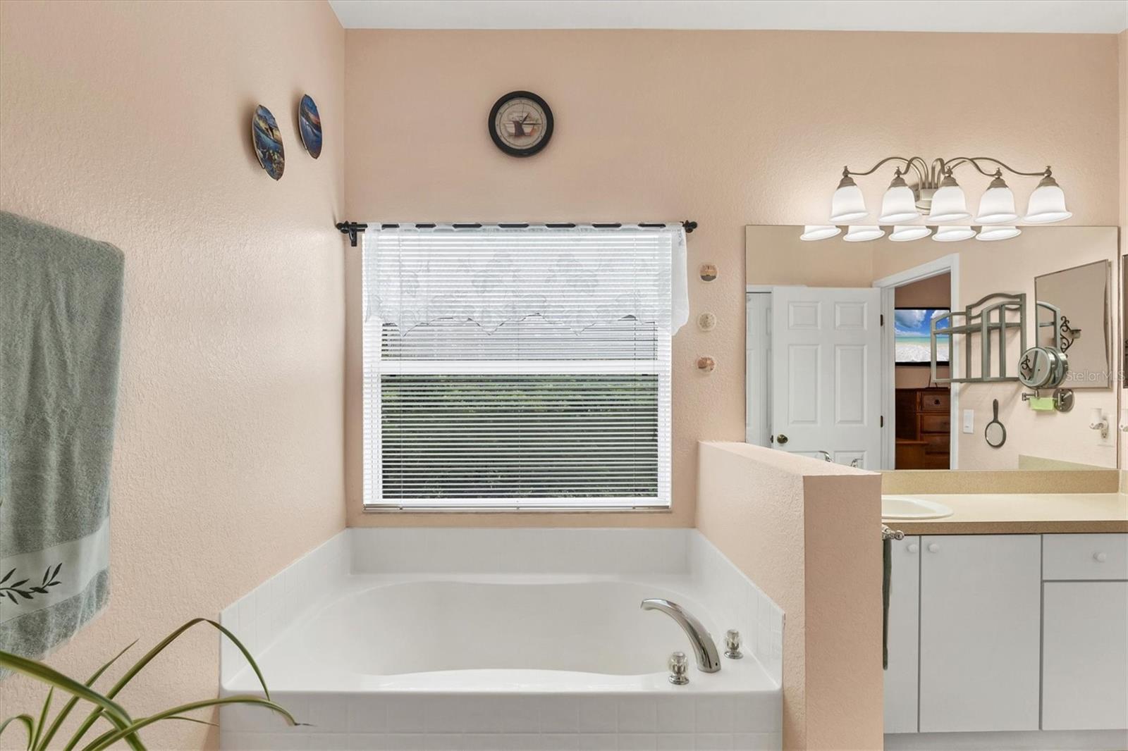 Image 22 of 48 For 6153 Pennell Street