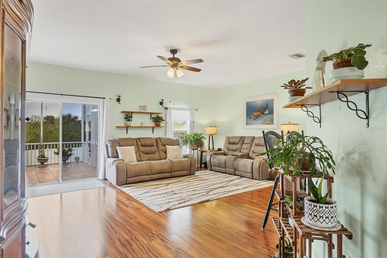 Image 4 of 48 For 6153 Pennell Street