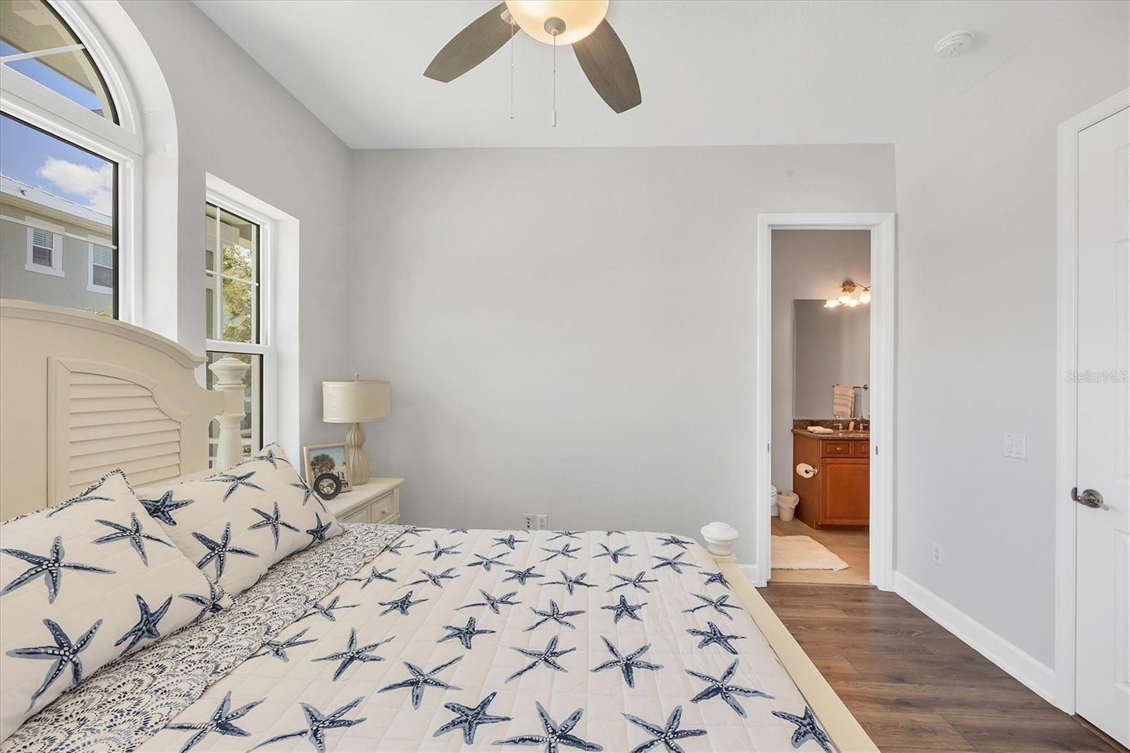Image 16 of 47 For 10360 Longshore Road 66