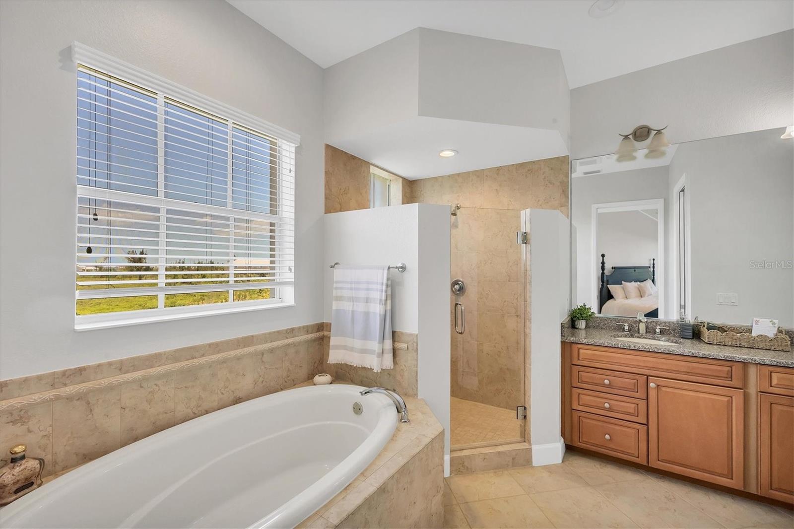 Image 21 of 47 For 10360 Longshore Road 66