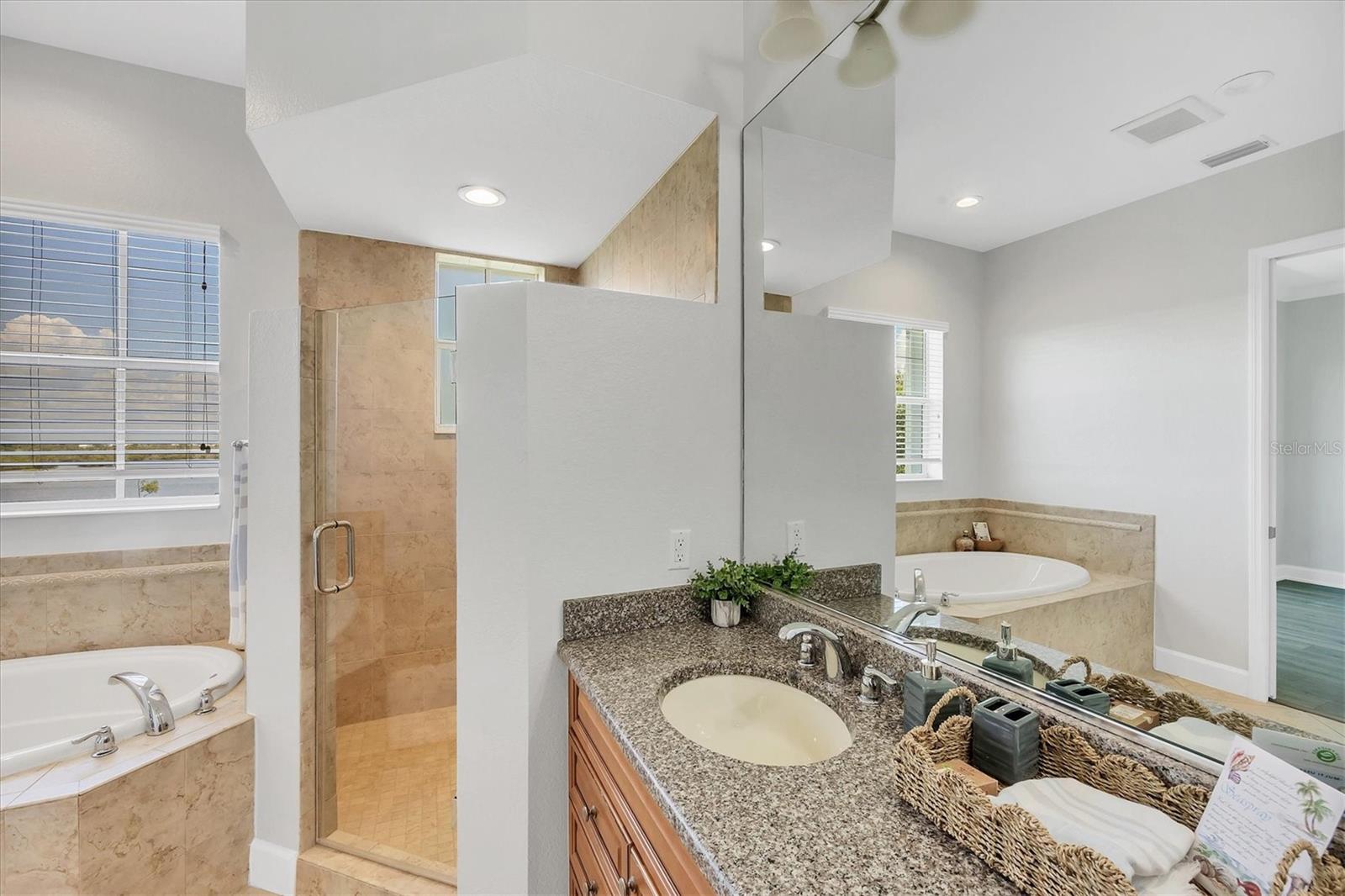 Image 22 of 47 For 10360 Longshore Road 66