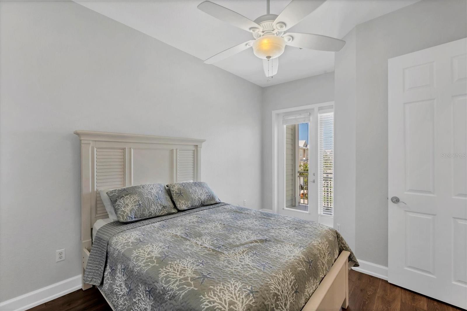 Image 23 of 47 For 10360 Longshore Road 66