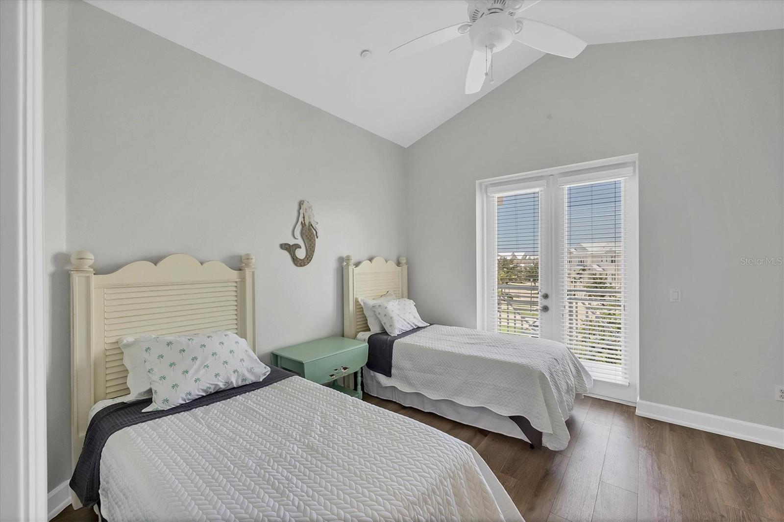 Image 28 of 47 For 10360 Longshore Road 66