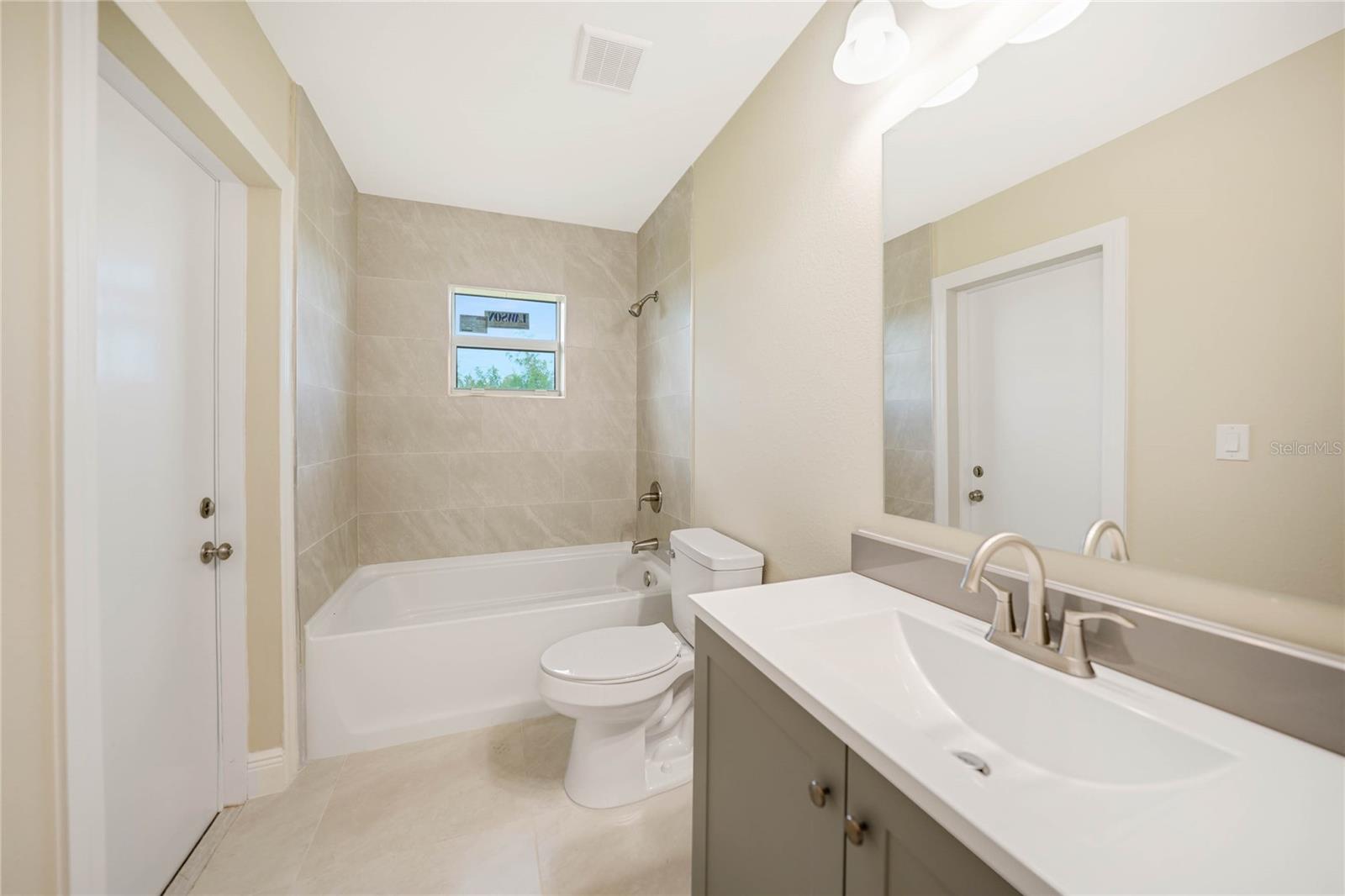 Image 17 of 41 For 14291 Ingraham Boulevard