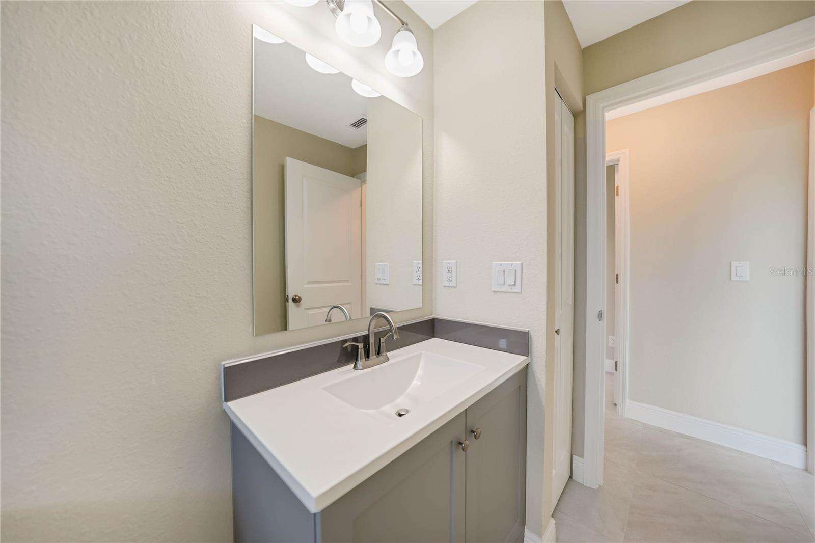 Image 18 of 41 For 14291 Ingraham Boulevard