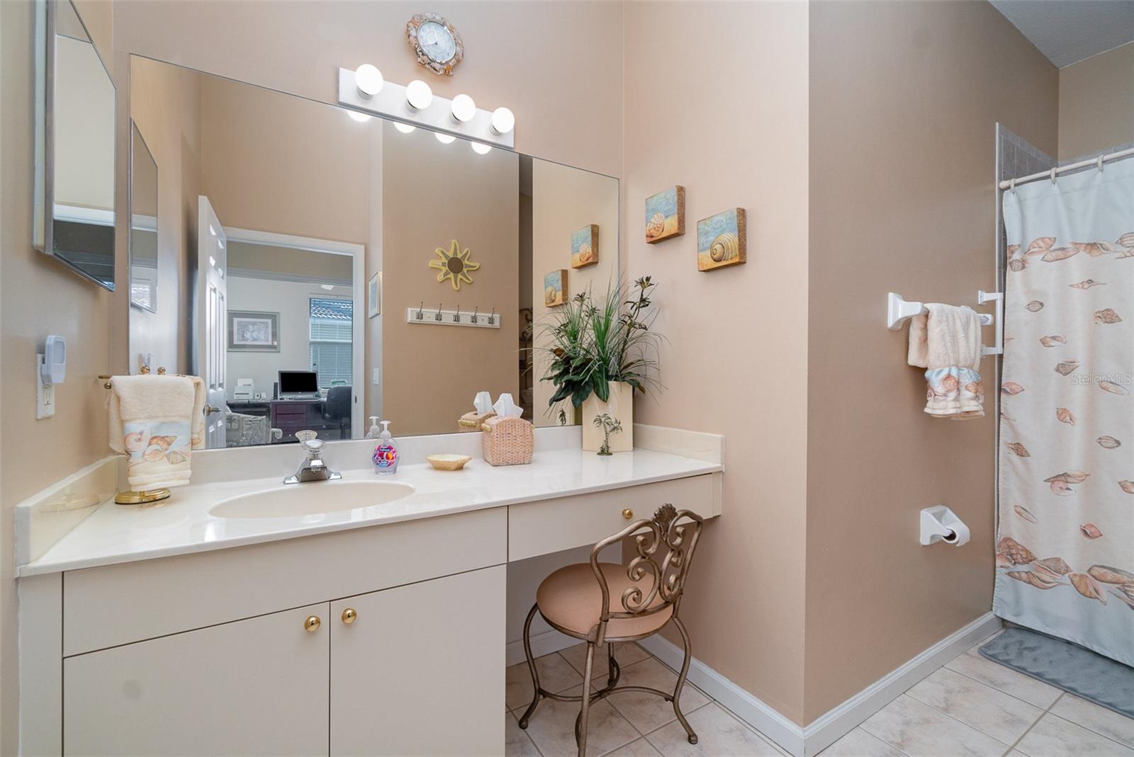 Image 20 of 52 For 3323 Grand Vista Court 201