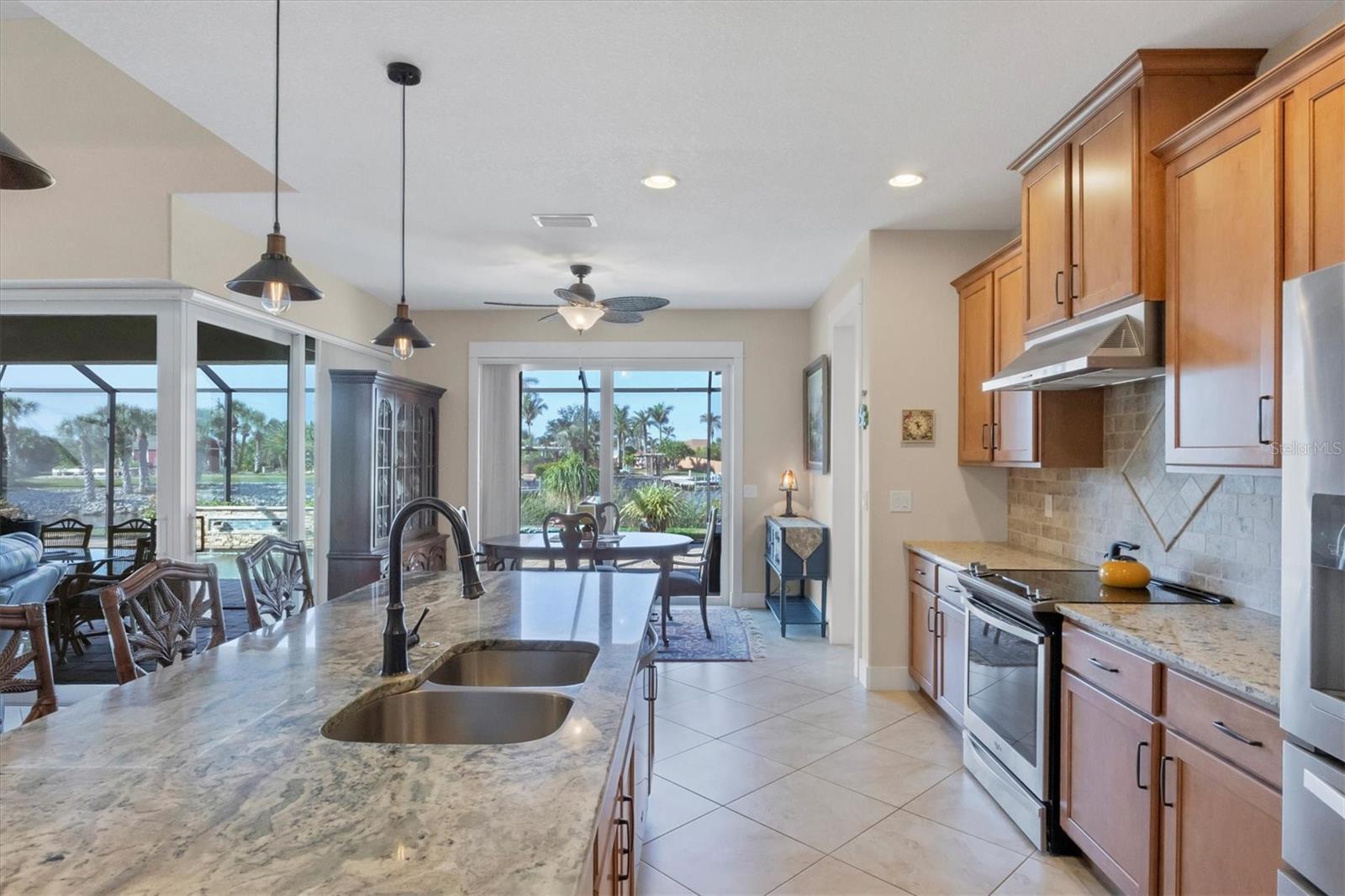 Image 12 of 41 For 9676 Singer Circle