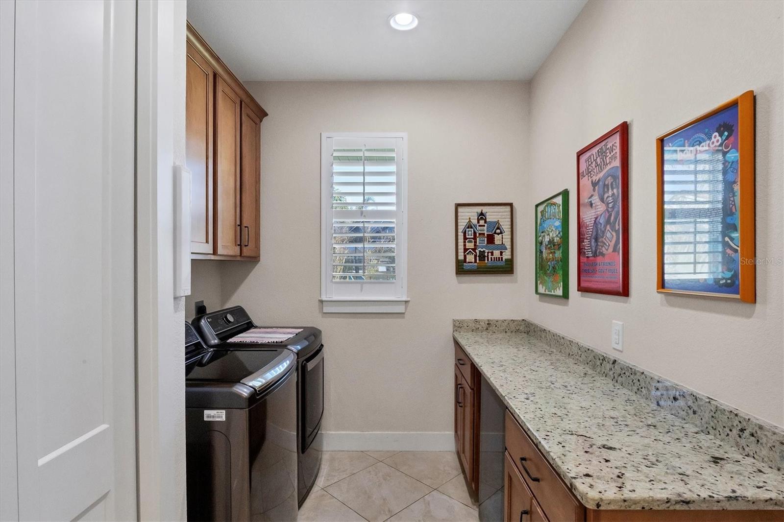 Image 24 of 41 For 9676 Singer Circle