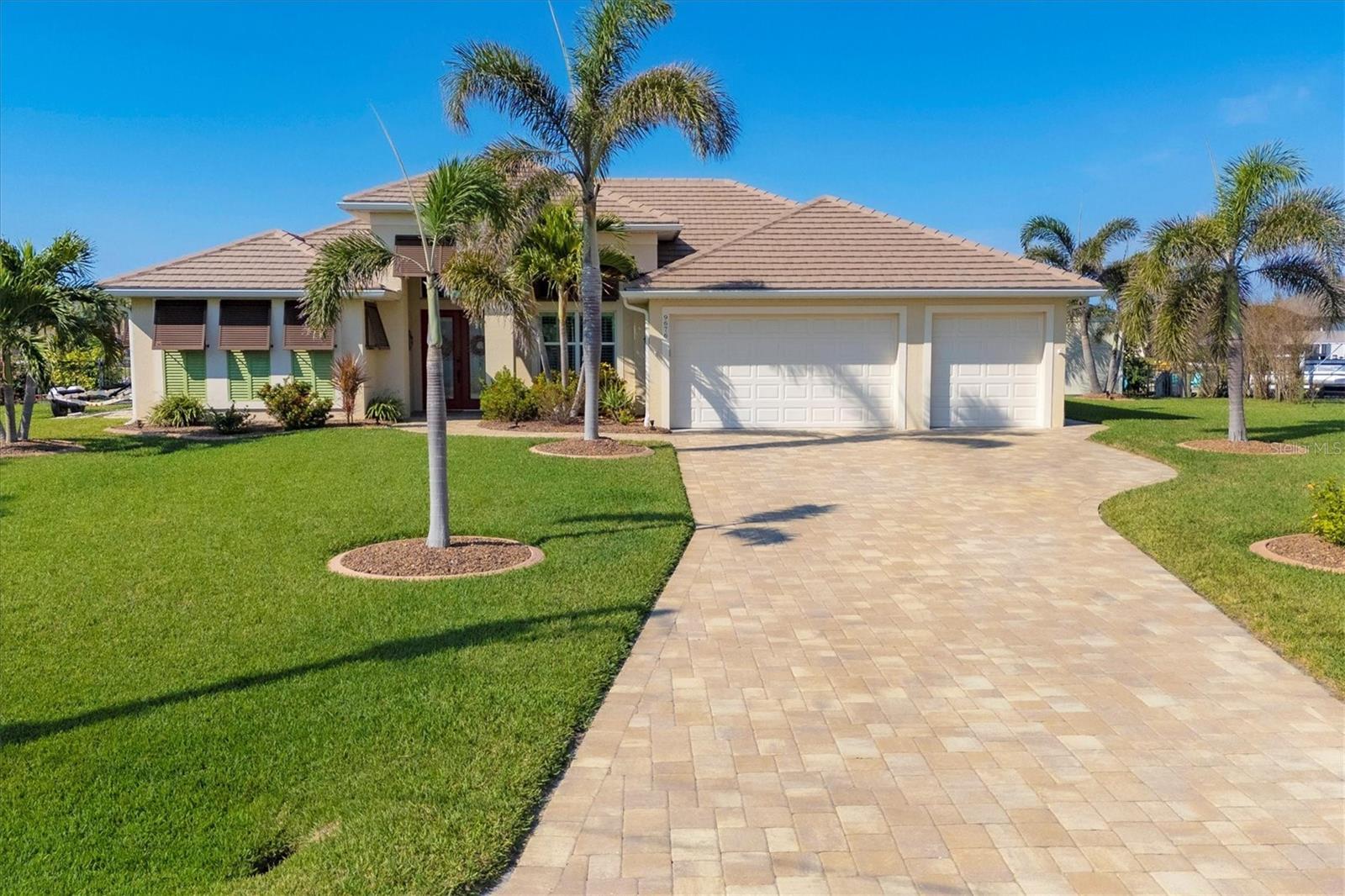 Image 3 of 41 For 9676 Singer Circle